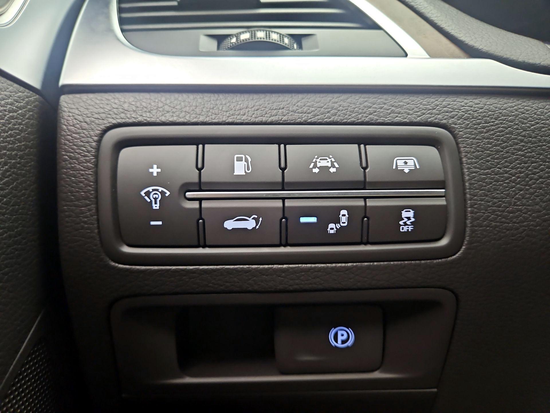 Thumbnail: 2020 Genesis G80 - 11