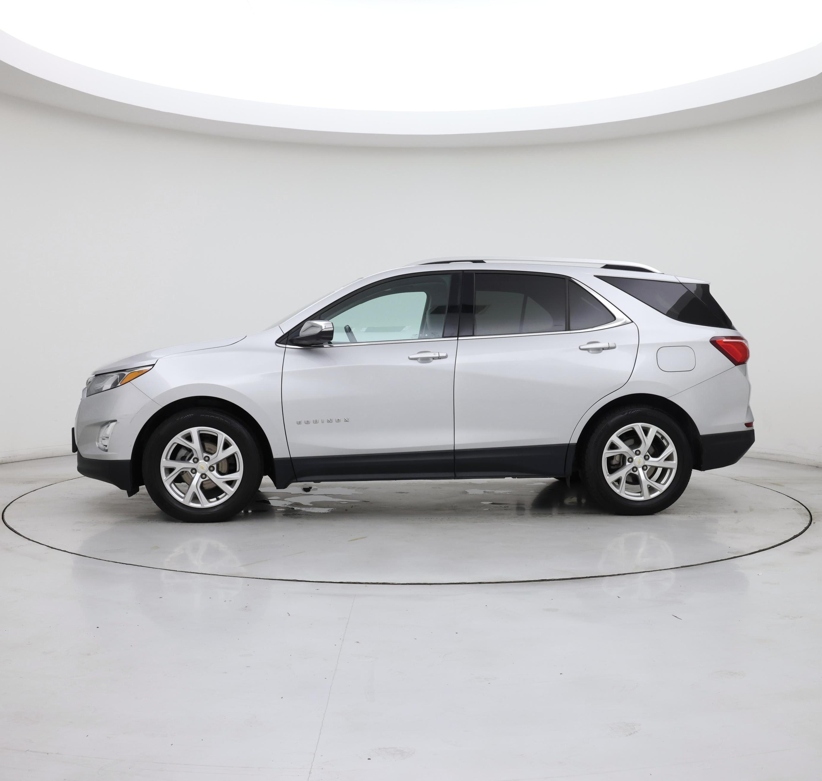 Thumbnail: 2020 Chevrolet Equinox - 3