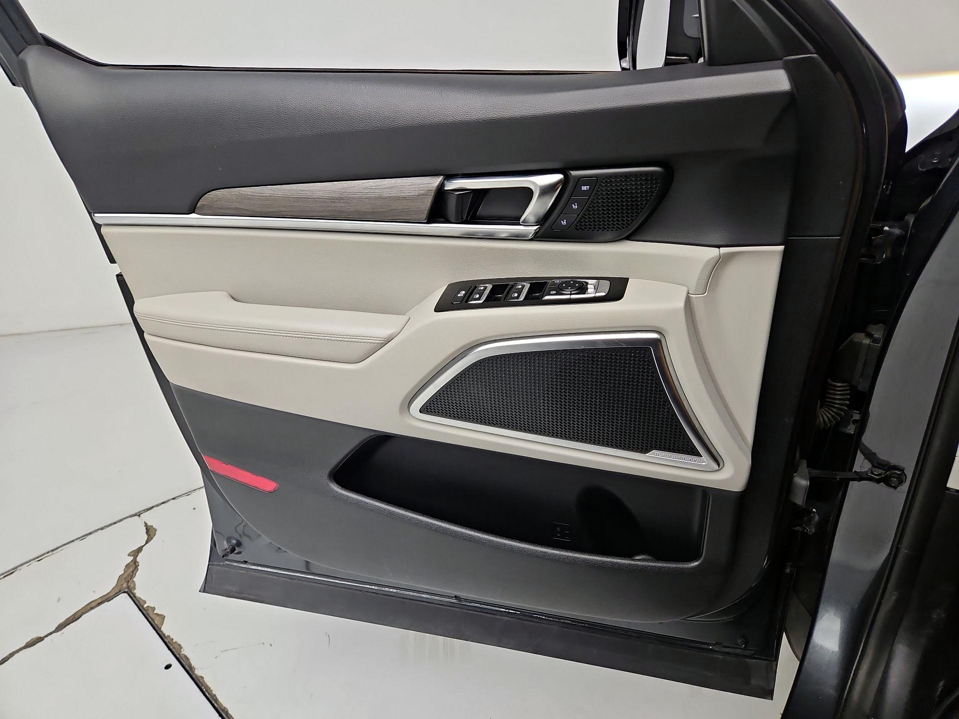 Thumbnail: 2020 Kia Telluride - 12