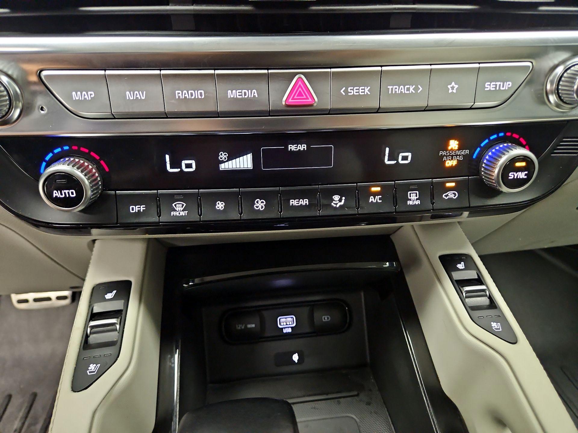 Thumbnail: 2020 Kia Telluride - 17