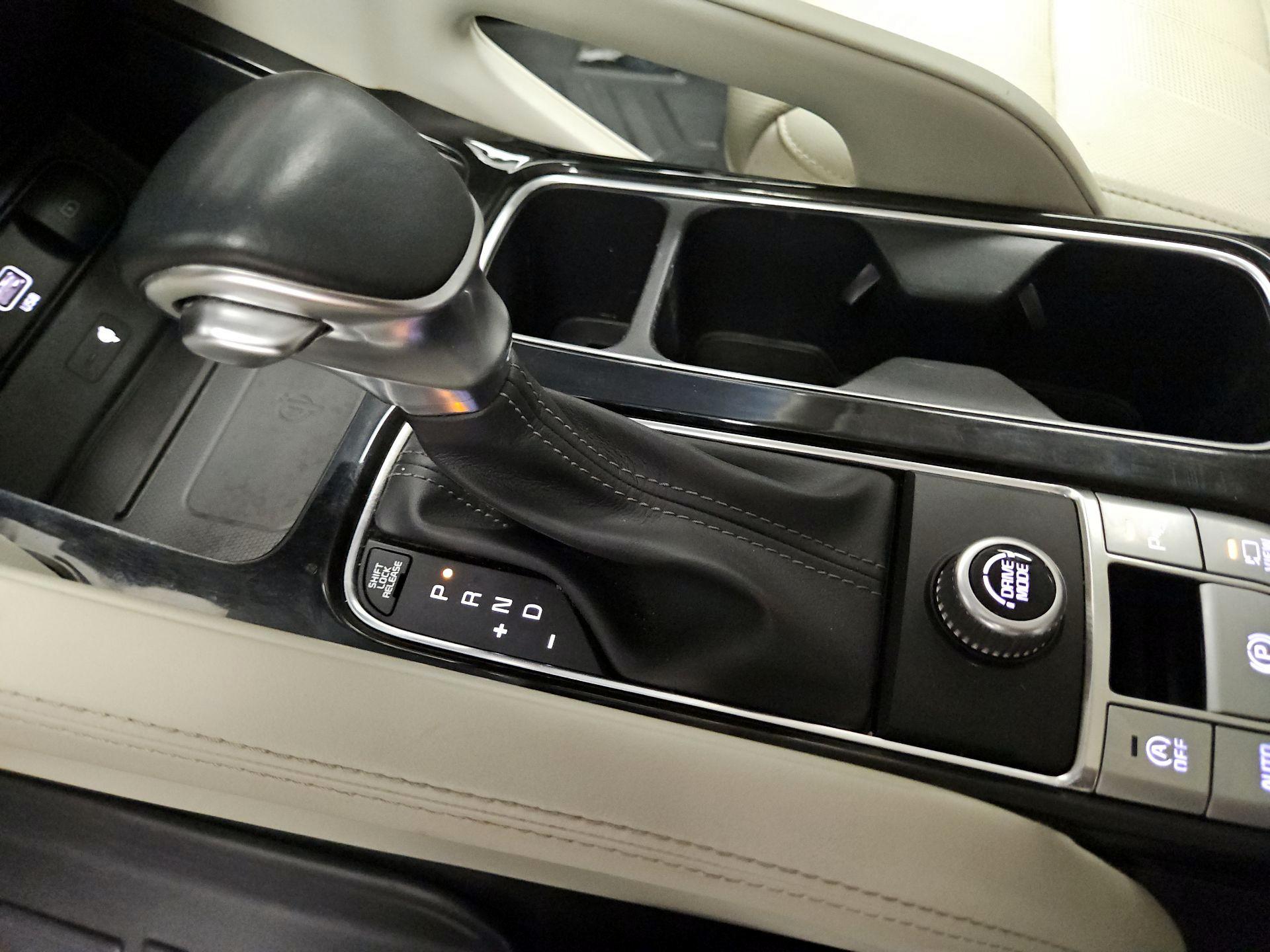 Thumbnail: 2020 Kia Telluride - 18