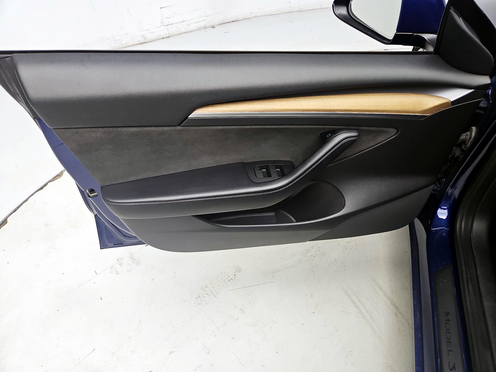 Thumbnail: 2022 Tesla Model 3 - 10