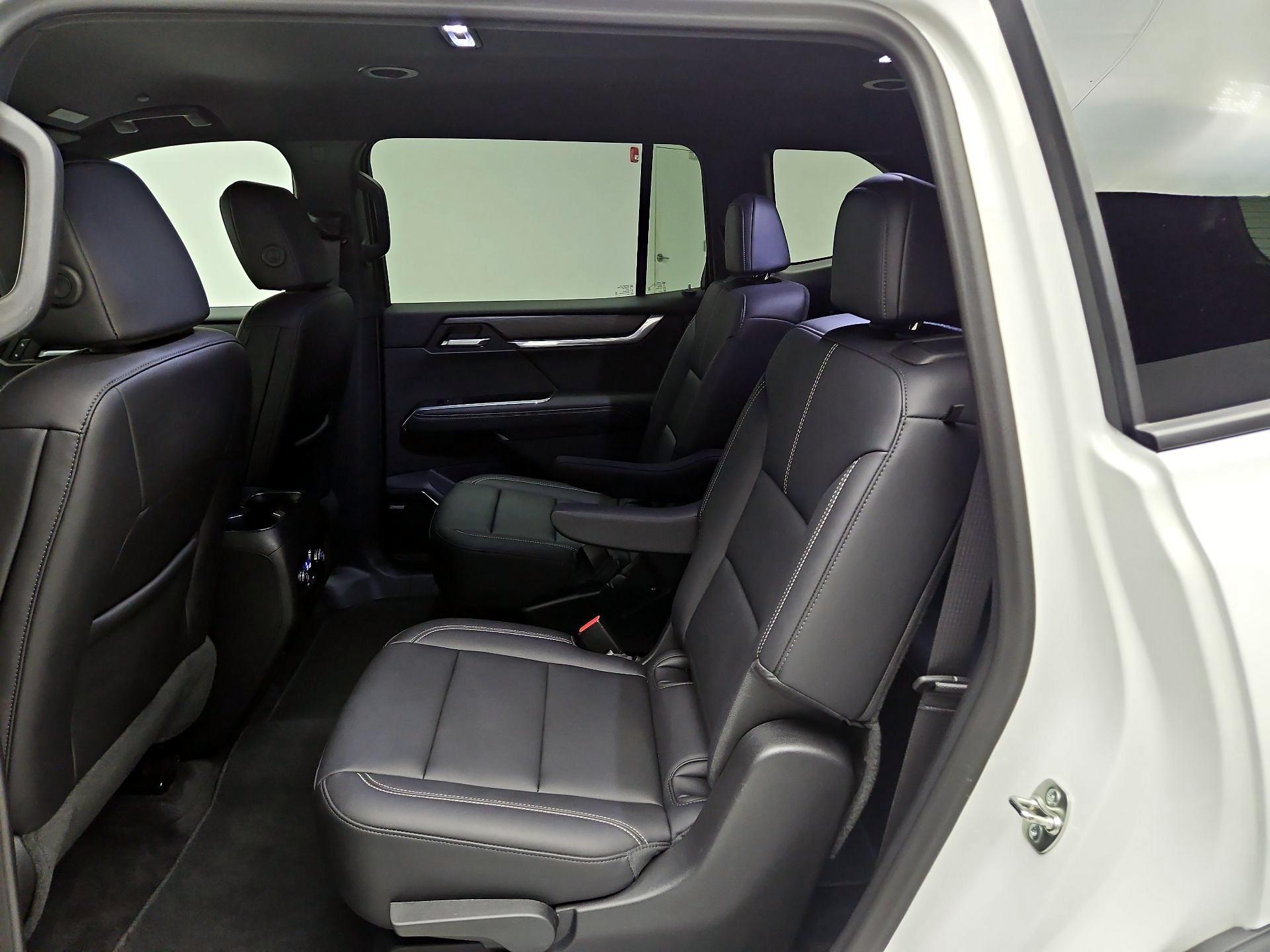 Thumbnail: 2024 GMC Acadia - 17