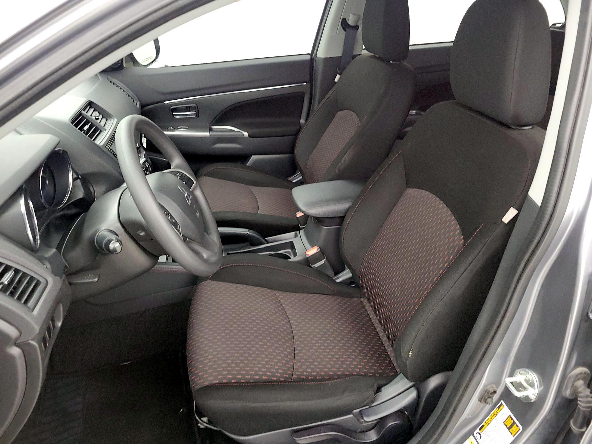 Thumbnail: 2019 Mitsubishi Outlander Sport - 11