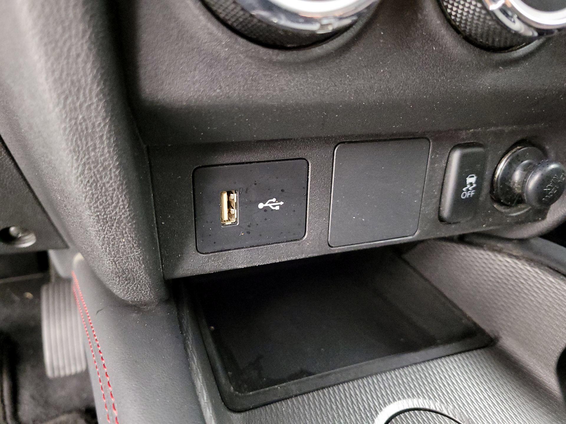 Thumbnail: 2019 Mitsubishi Outlander Sport - 18