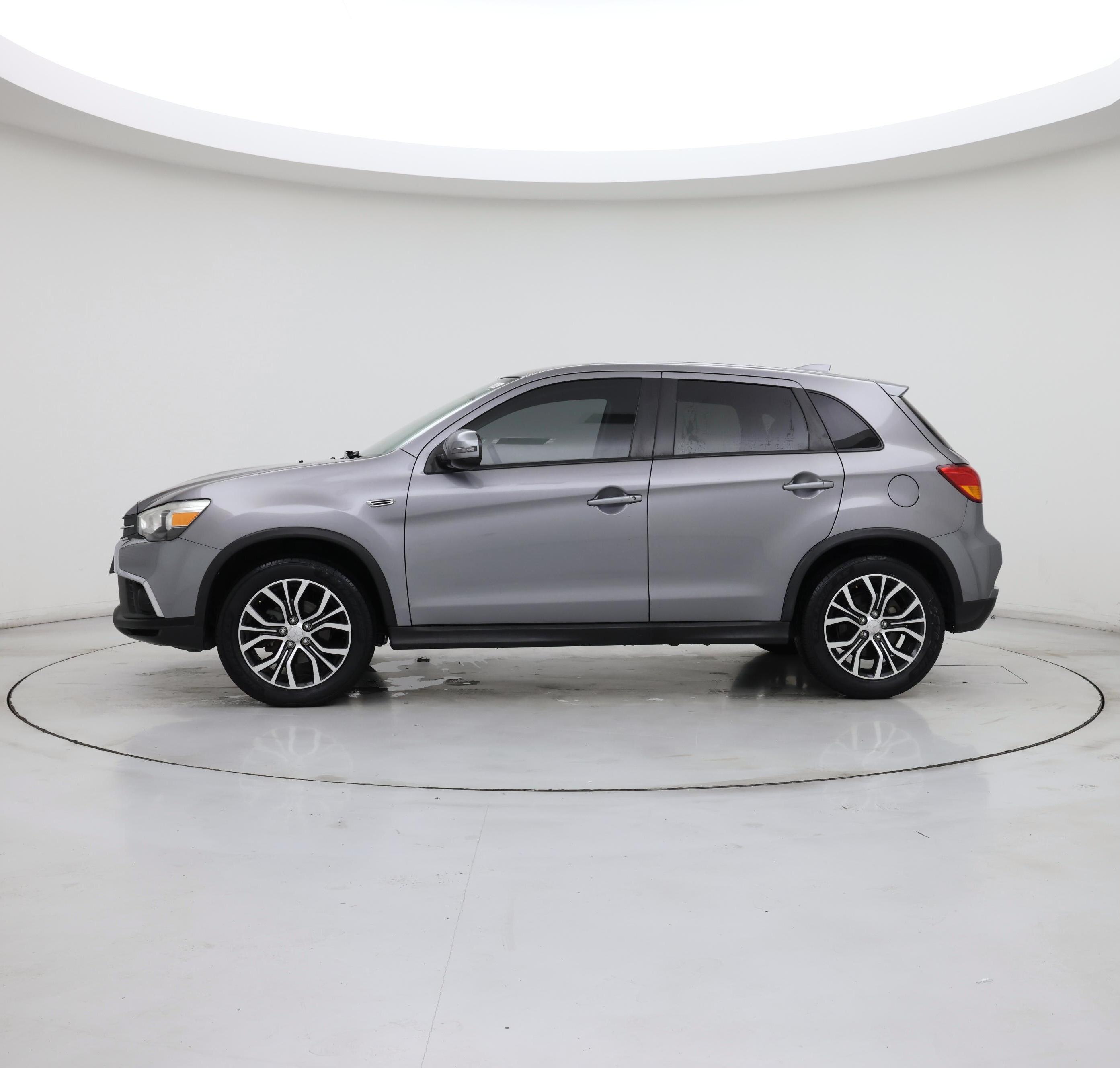 Thumbnail: 2019 Mitsubishi Outlander Sport - 3