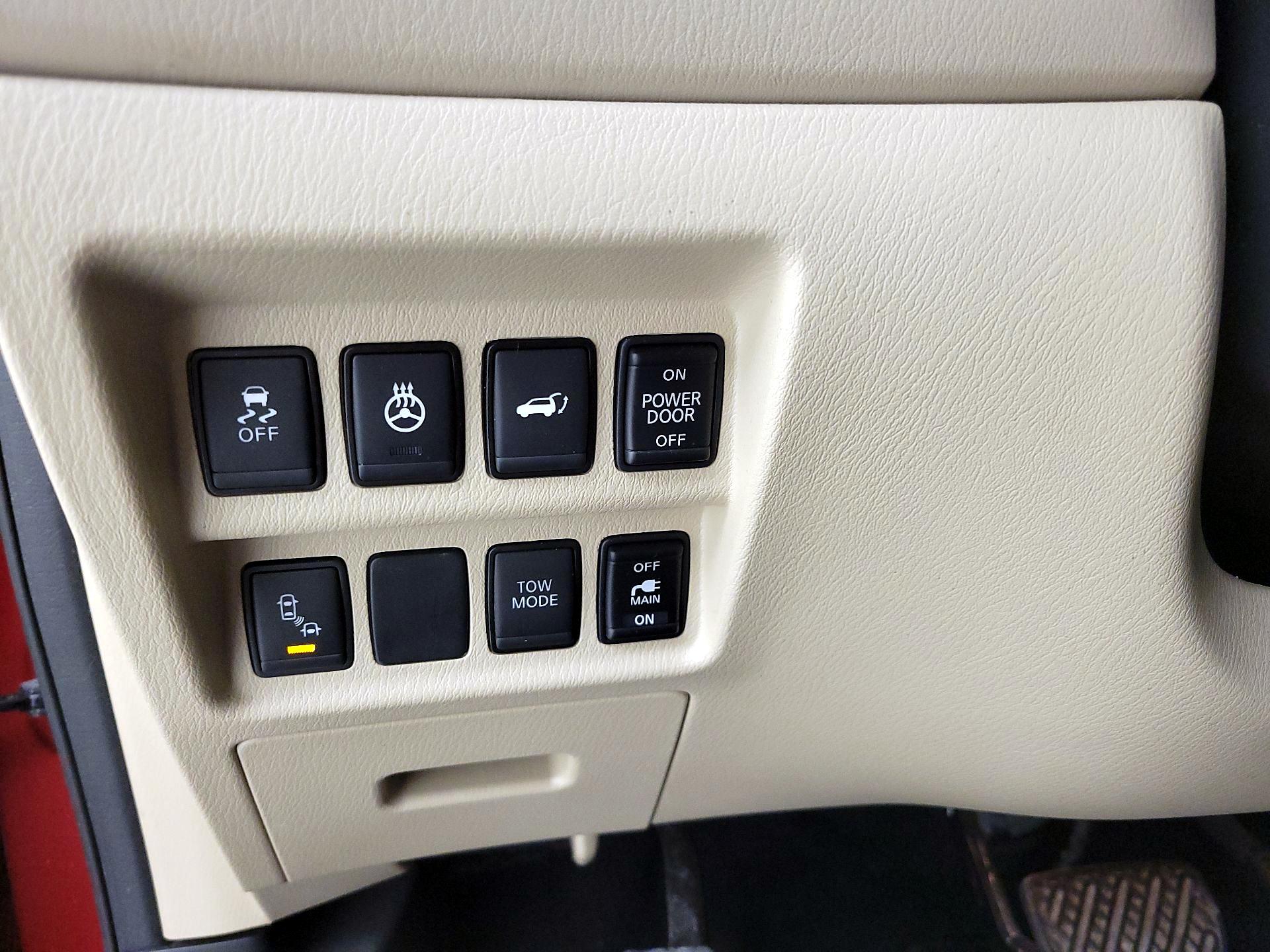 Thumbnail: 2017 Nissan Pathfinder - 13