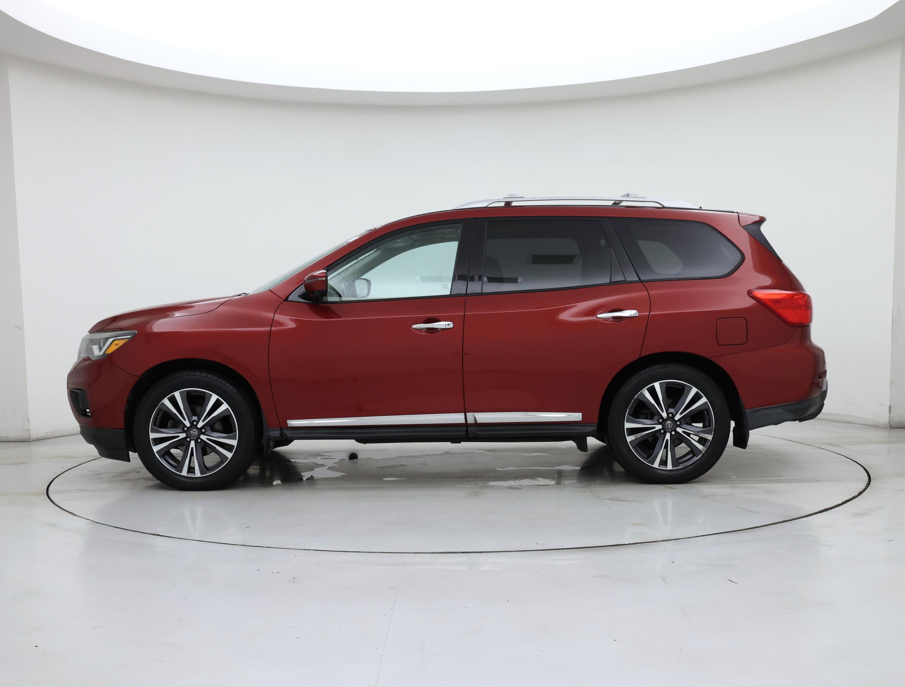 Thumbnail: 2017 Nissan Pathfinder - 3