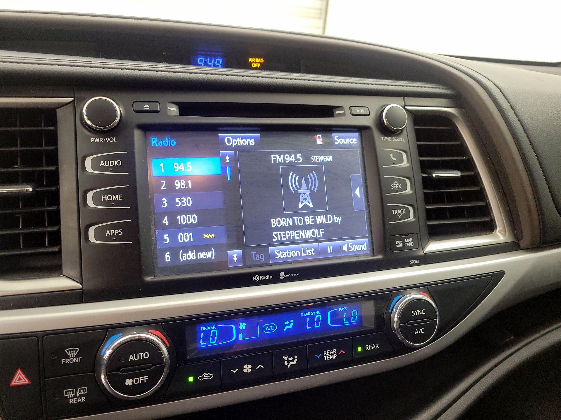 Thumbnail: 2014 Toyota Highlander - 16