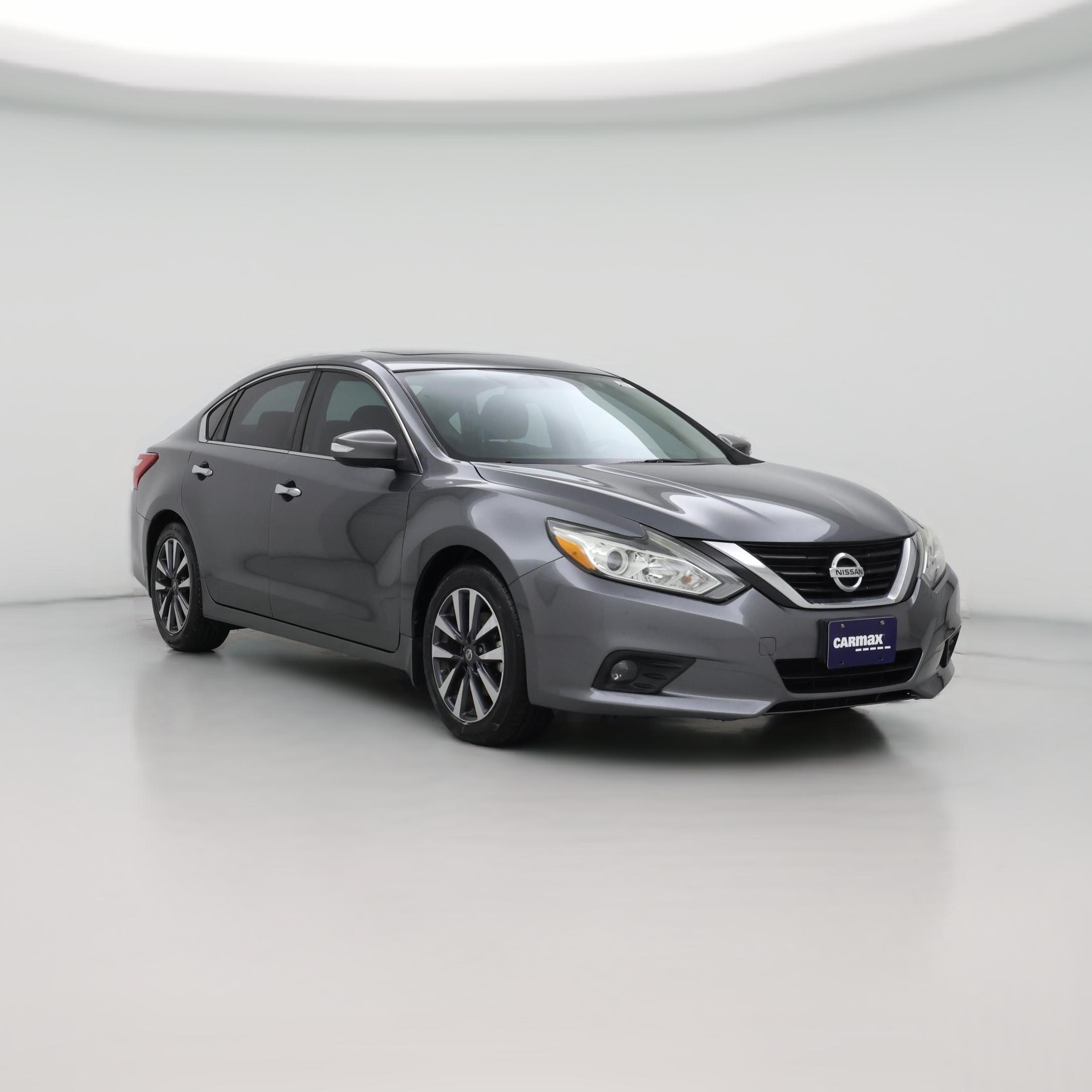Thumbnail: 2017 Nissan Altima - 1
