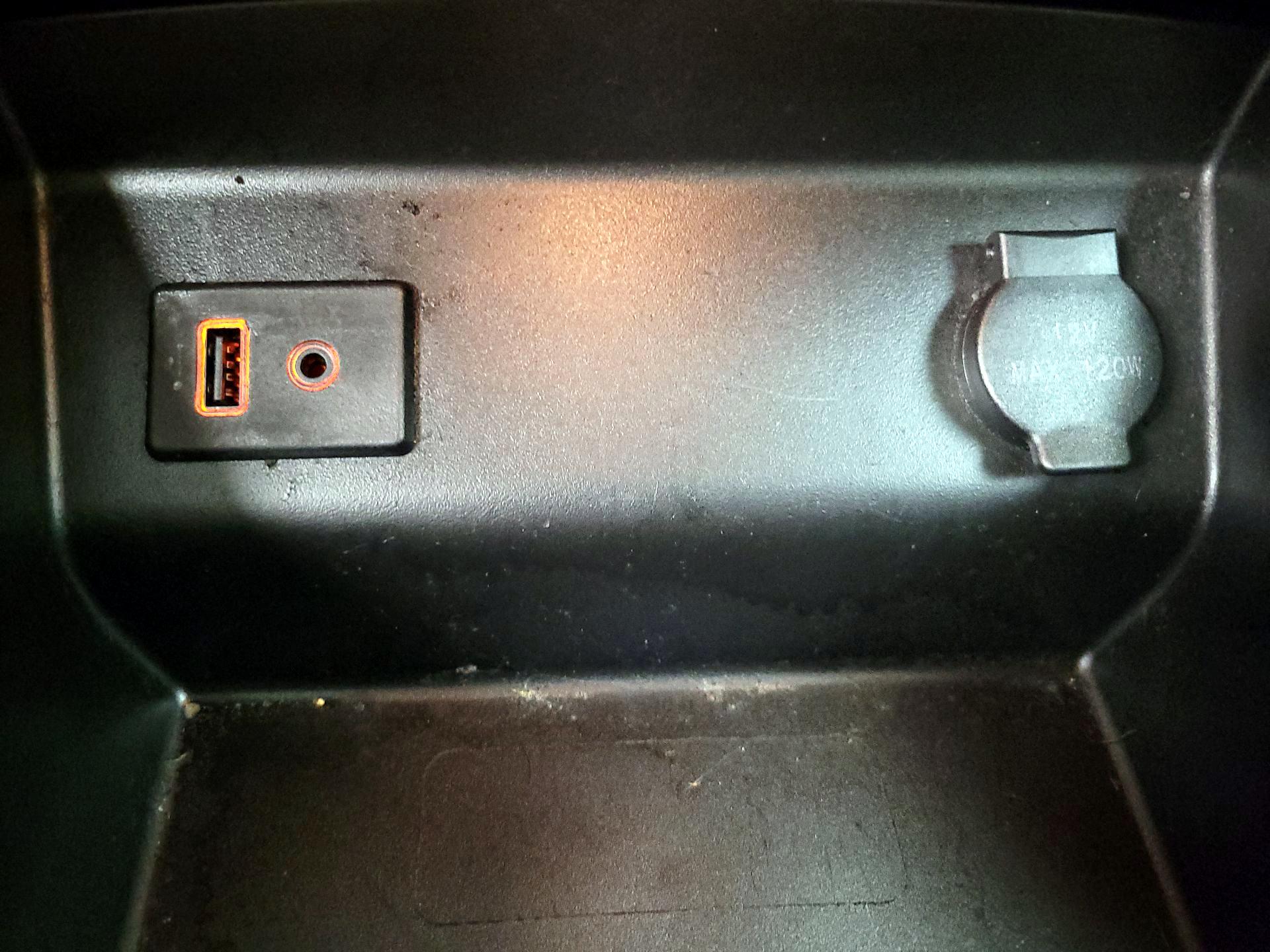 Thumbnail: 2017 Nissan Altima - 18