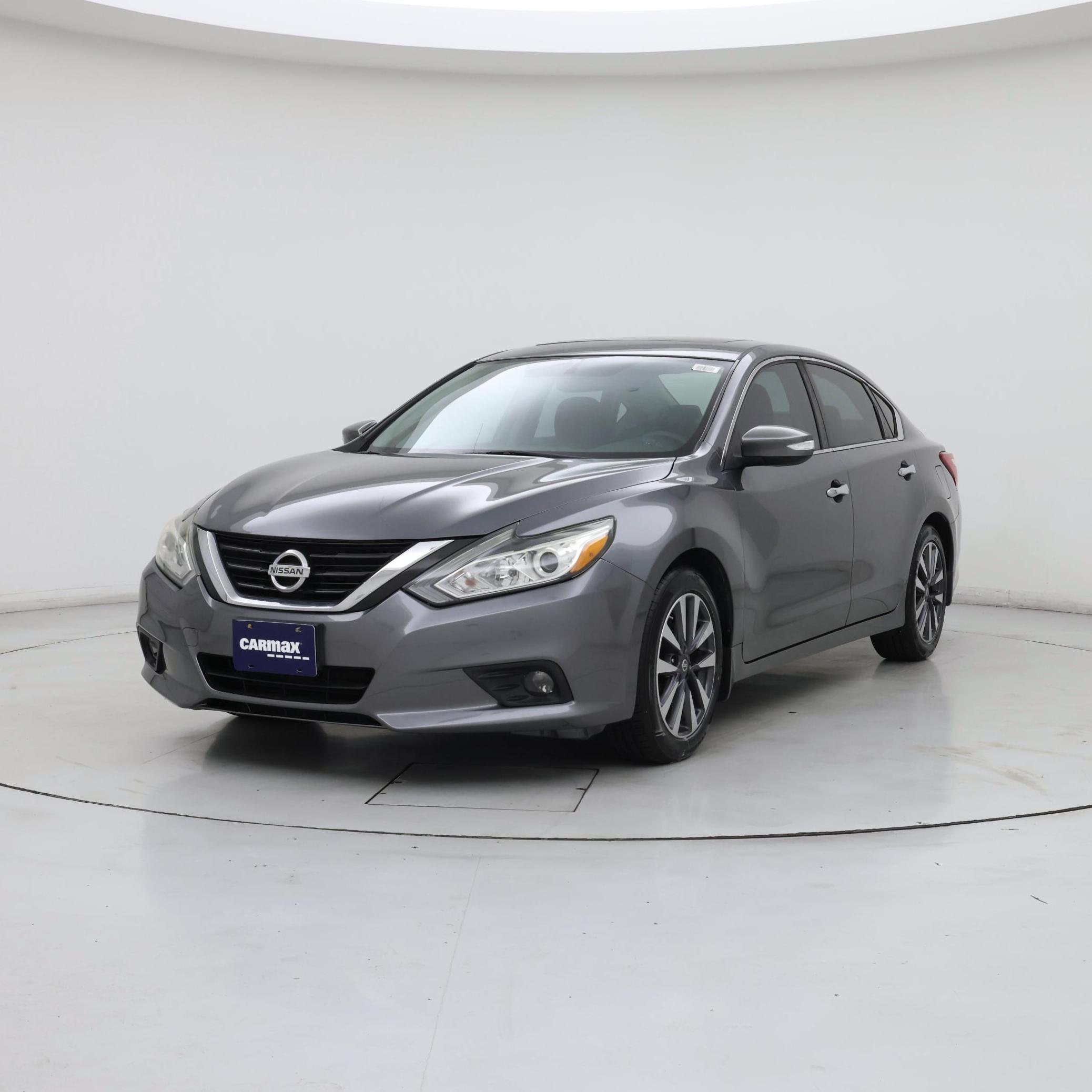 Thumbnail: 2017 Nissan Altima - 4