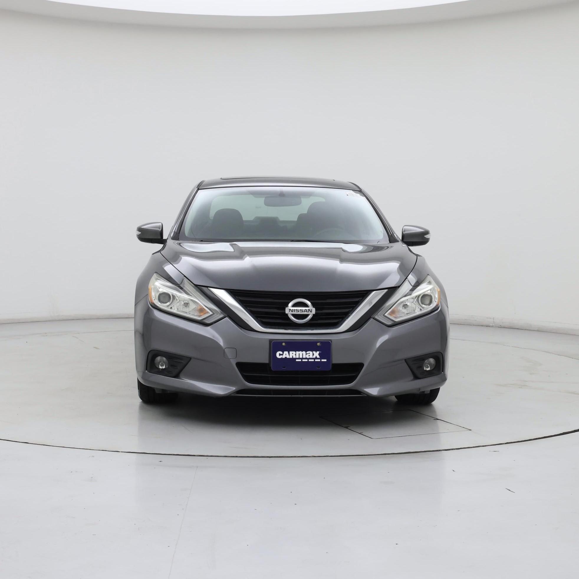 Thumbnail: 2017 Nissan Altima - 5