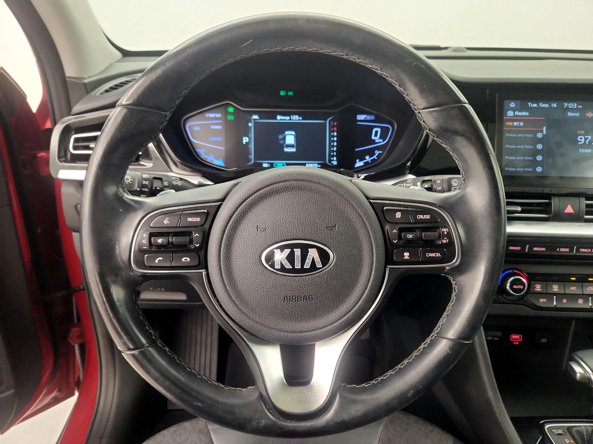 Thumbnail: 2020 Kia Niro - 10