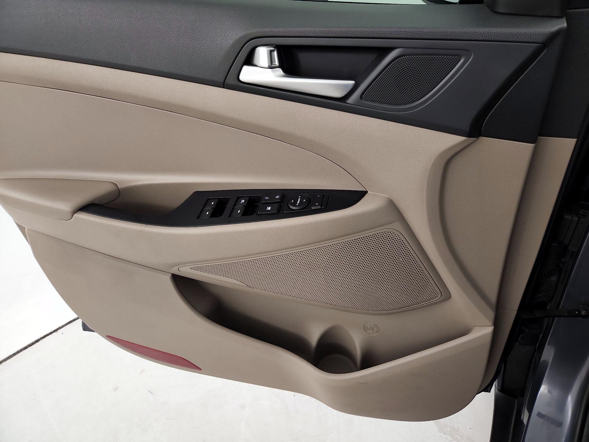 Thumbnail: 2019 Hyundai Tucson - 12