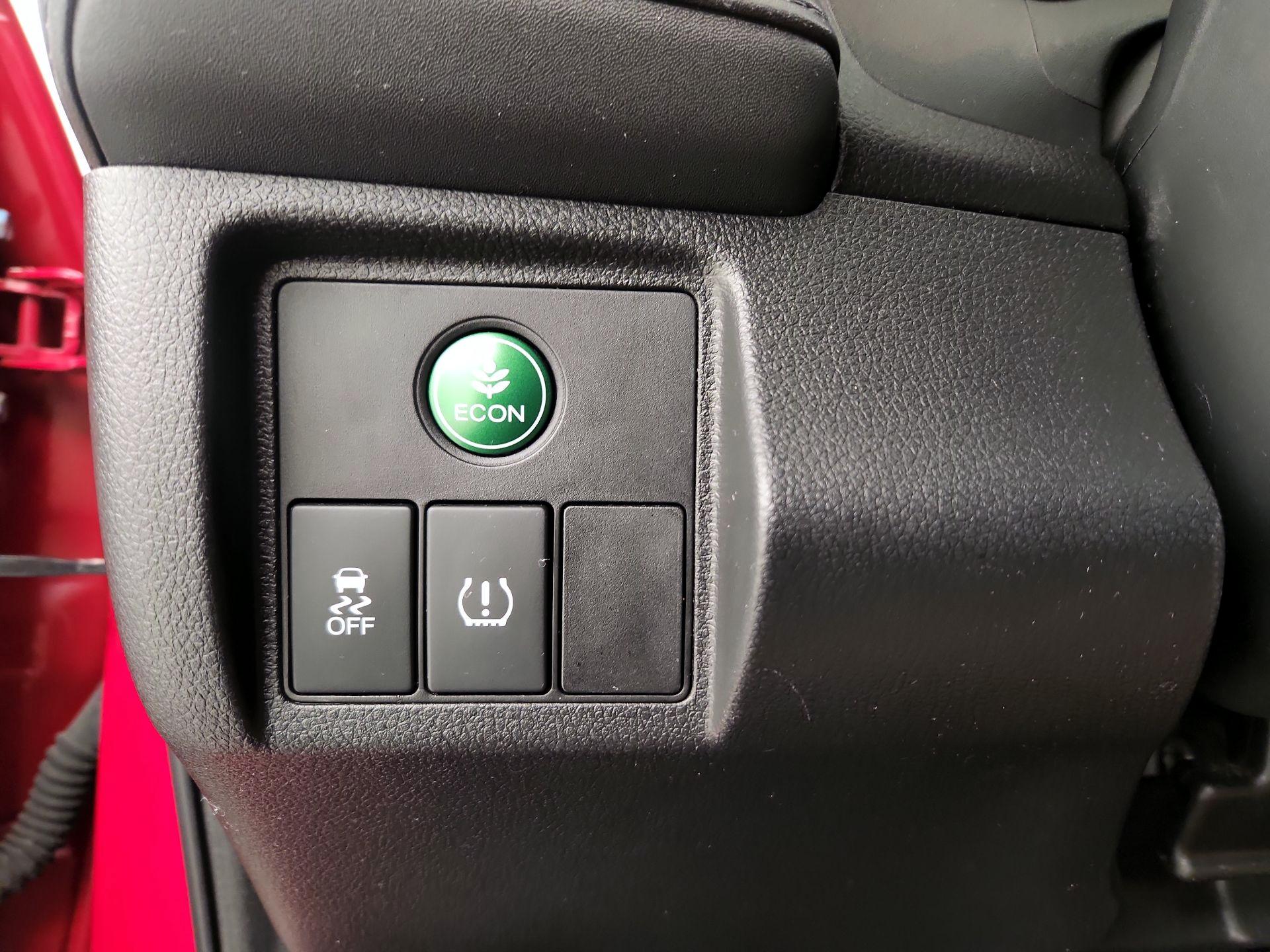 Thumbnail: 2016 Honda HR-V - 13
