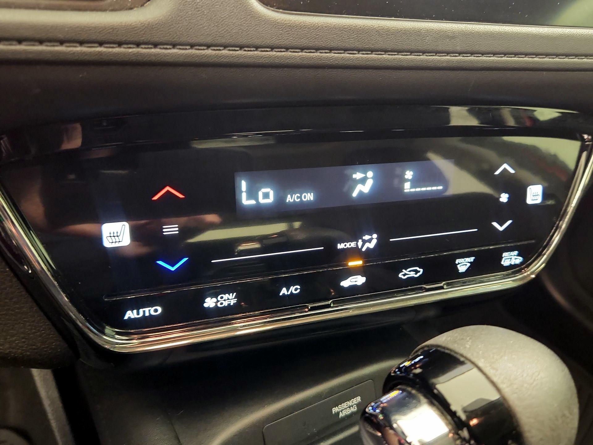 Thumbnail: 2016 Honda HR-V - 16