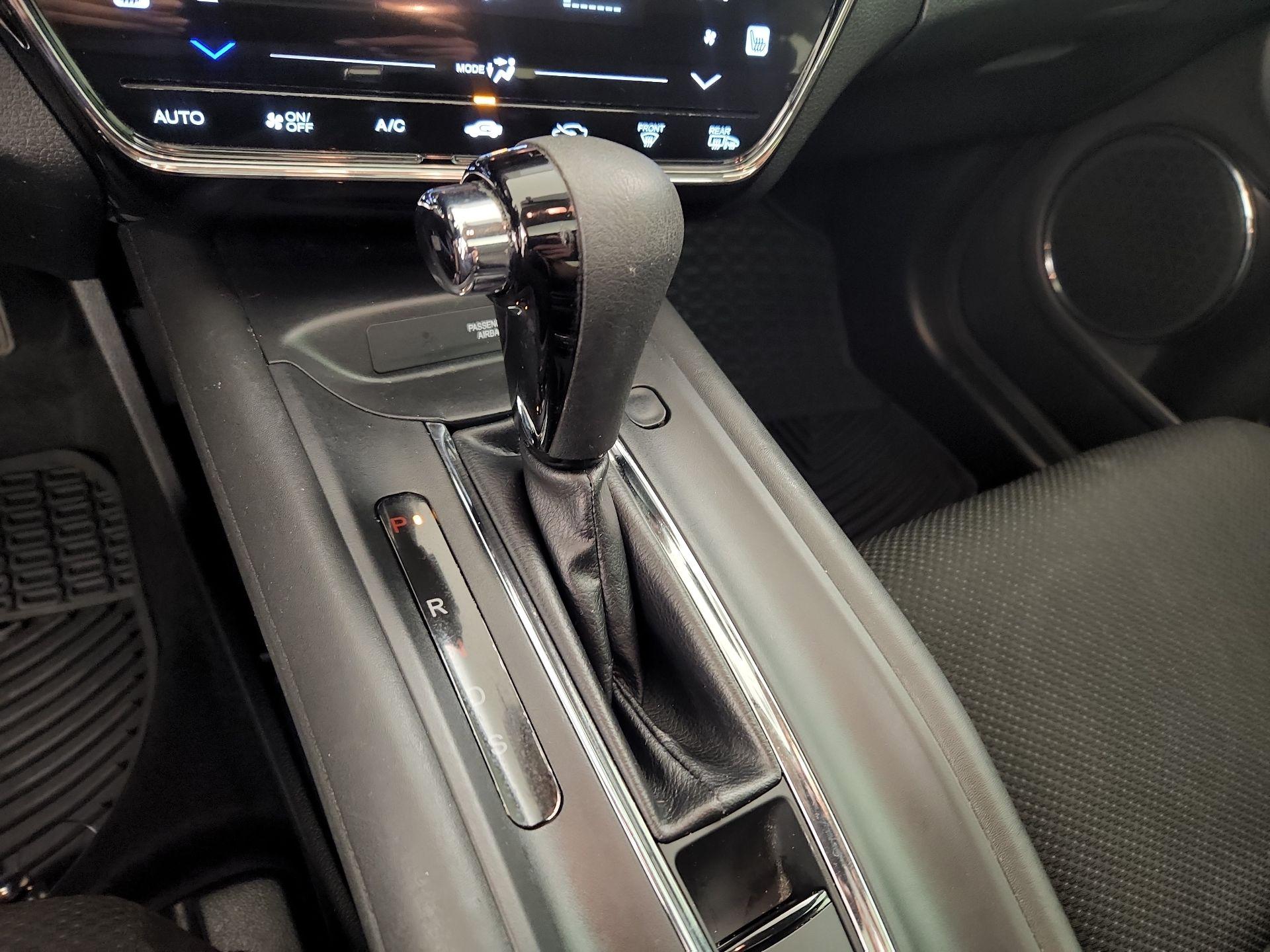 Thumbnail: 2016 Honda HR-V - 17
