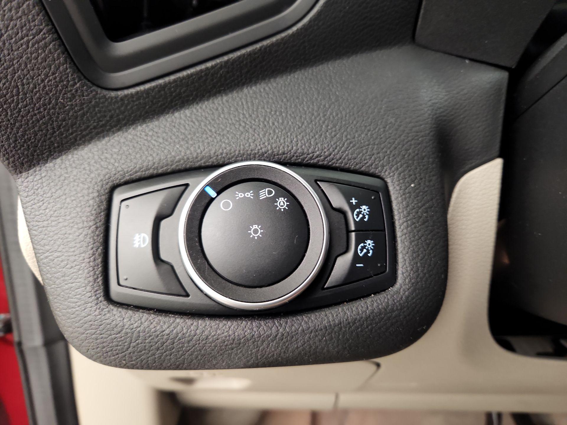 Thumbnail: 2016 Ford Escape - 13