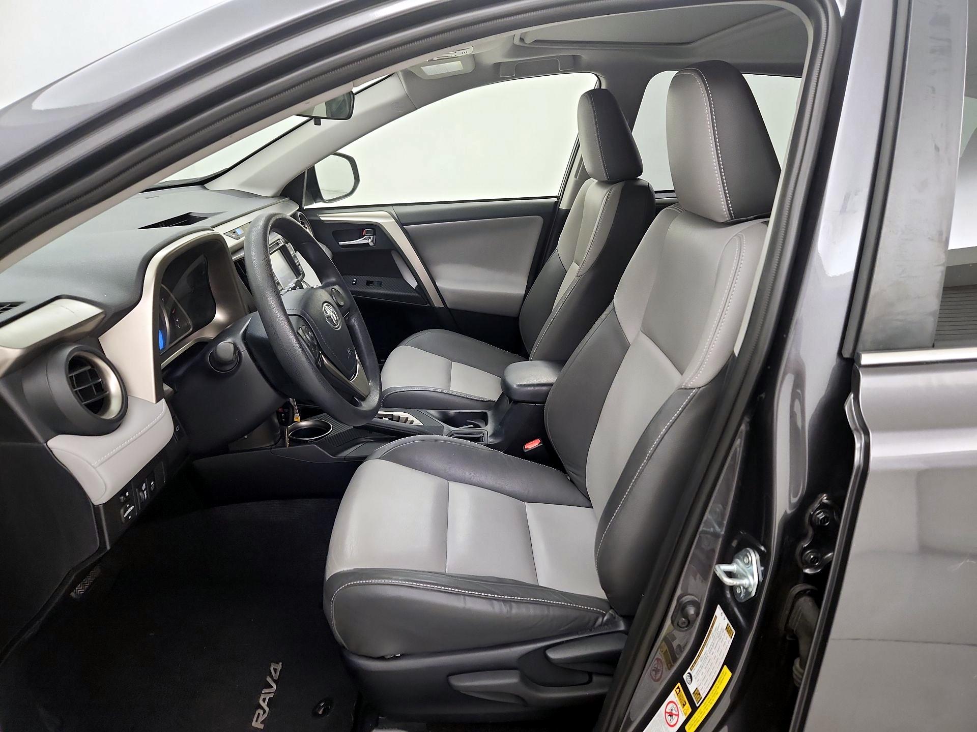 Thumbnail: 2015 Toyota RAV4 - 11