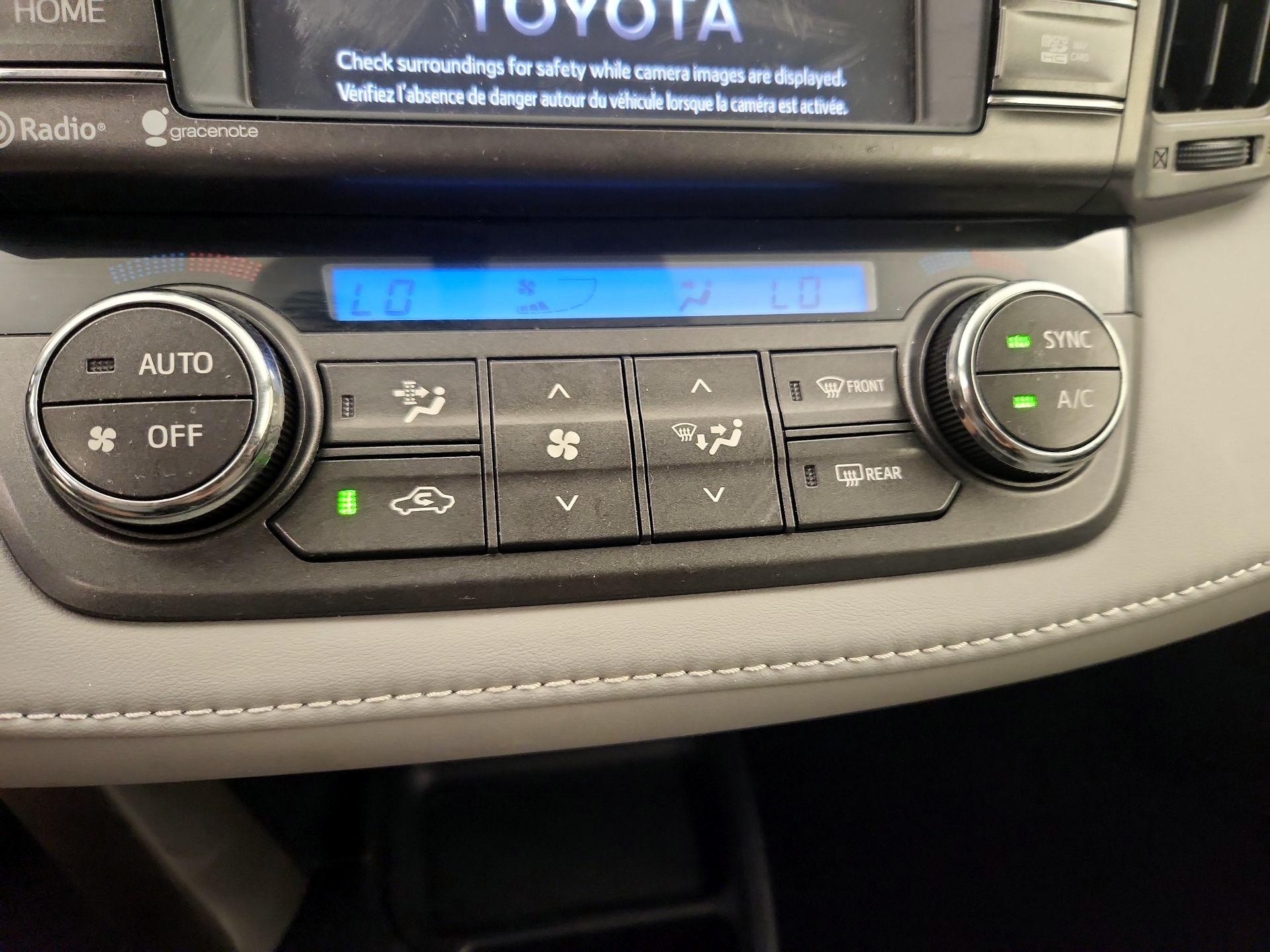Thumbnail: 2015 Toyota RAV4 - 16