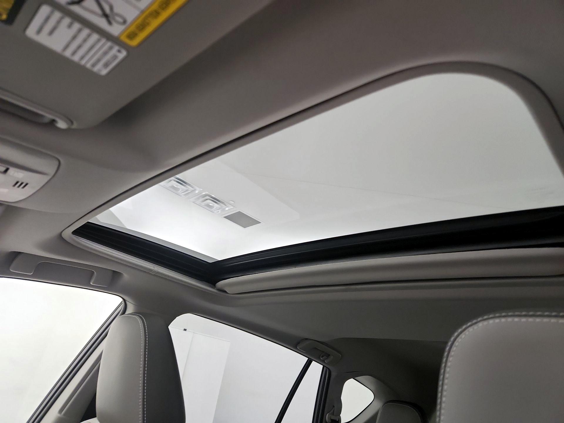 Thumbnail: 2015 Toyota RAV4 - 19