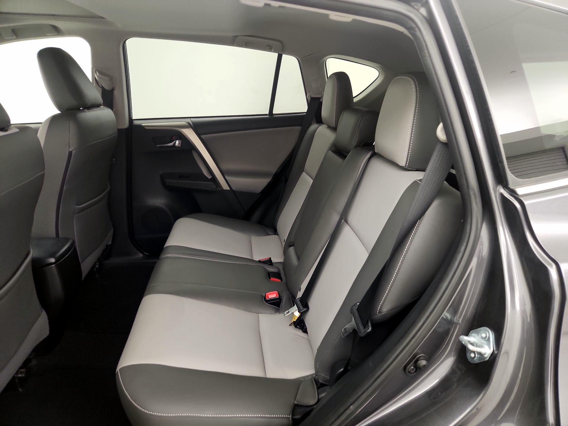 Thumbnail: 2015 Toyota RAV4 - 20