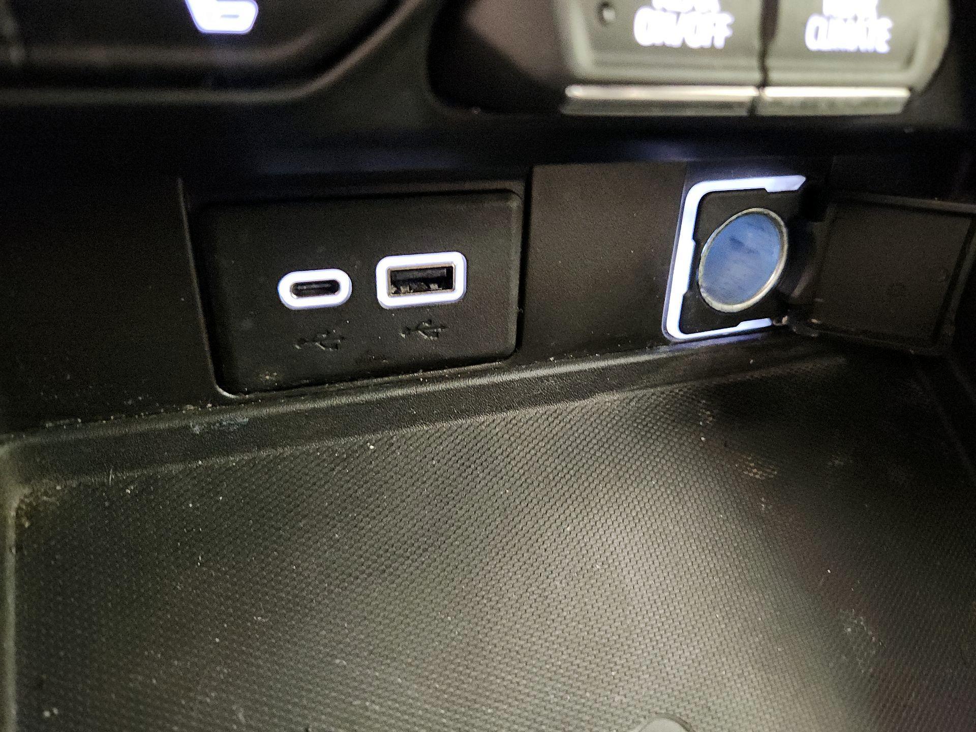 Thumbnail: 2021 Chevrolet Tahoe - 18