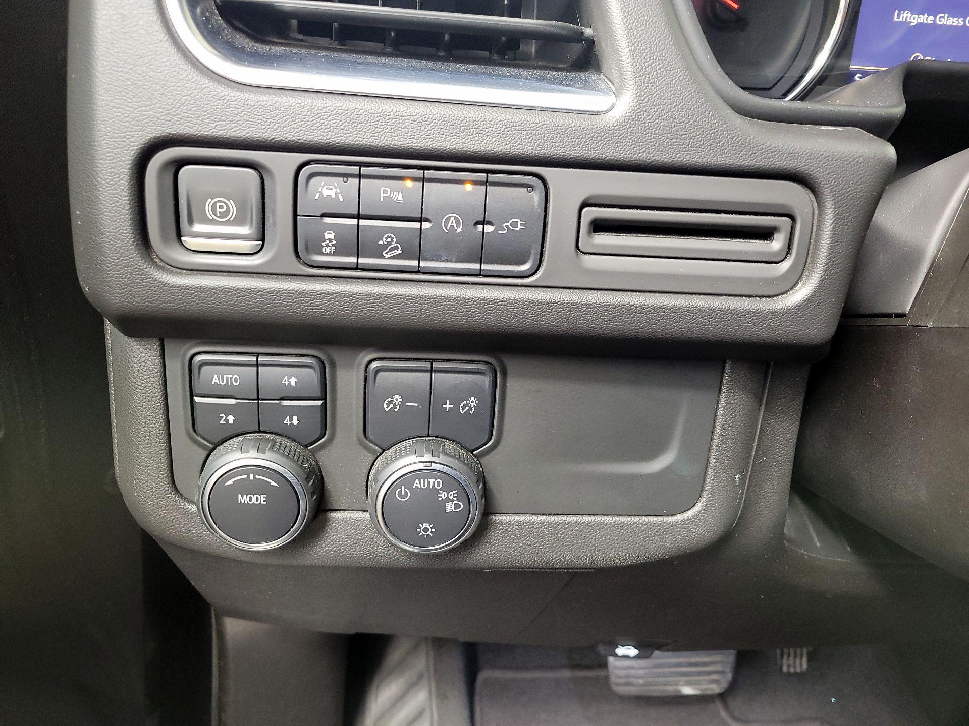 Thumbnail: 2021 Chevrolet Tahoe - 13