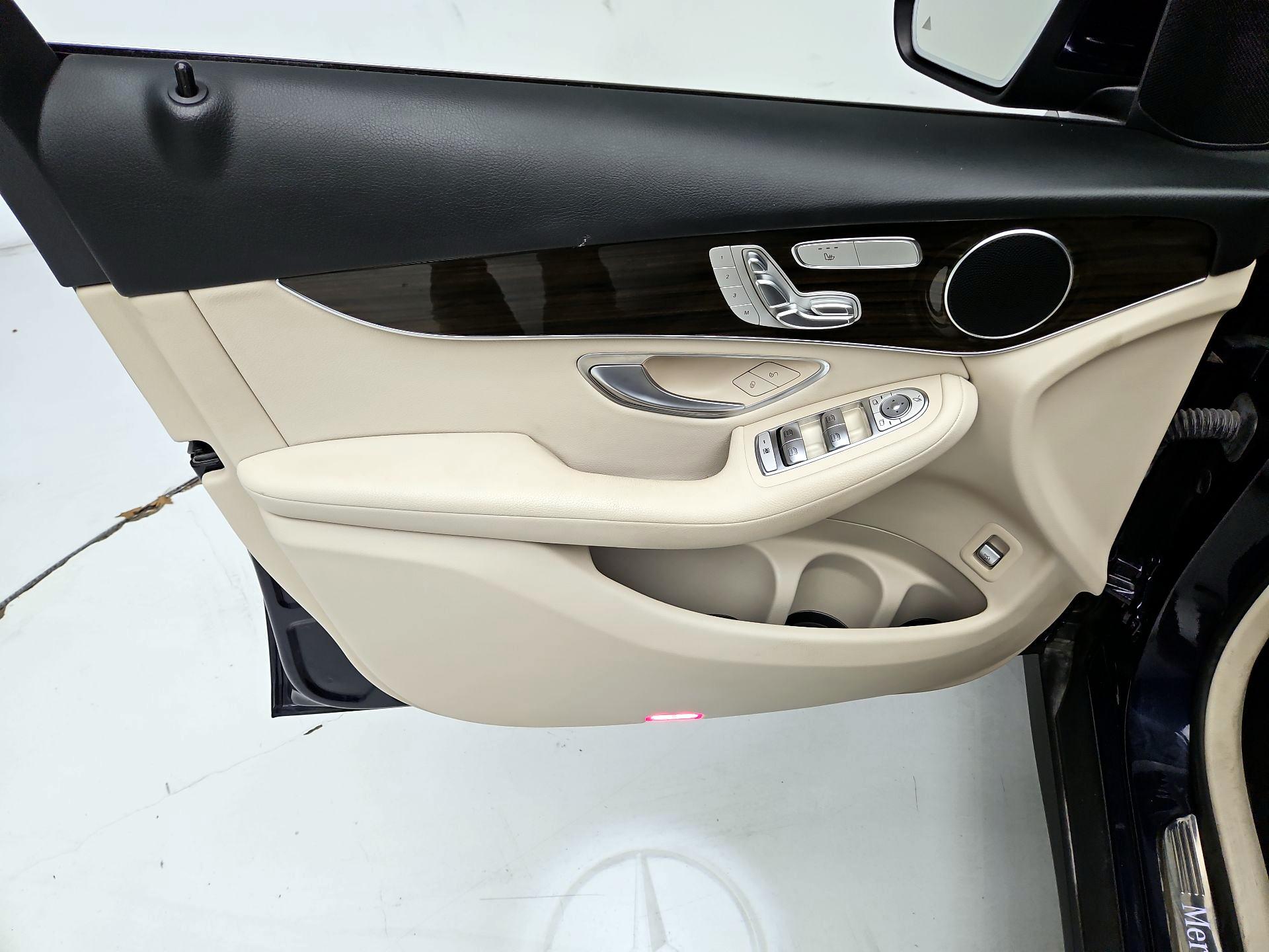 Thumbnail: 2022 Mercedes-Benz GLC - 12