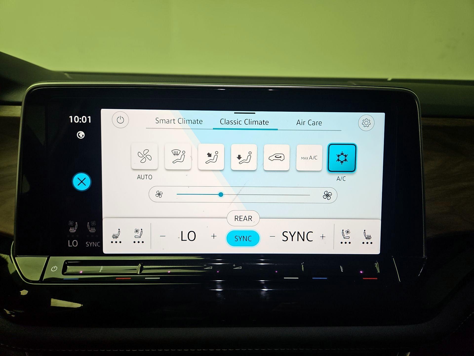 Thumbnail: 2024 Volkswagen Atlas - 16