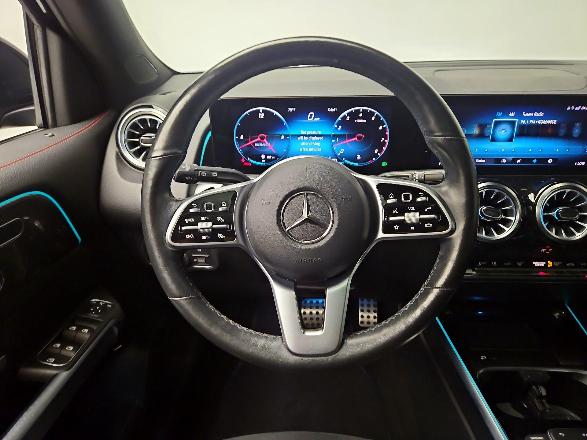 Thumbnail: 2022 Mercedes-Benz GLB - 10