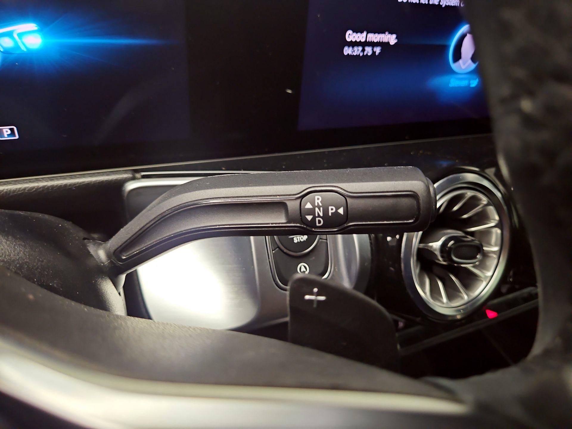 Thumbnail: 2022 Mercedes-Benz GLB - 17