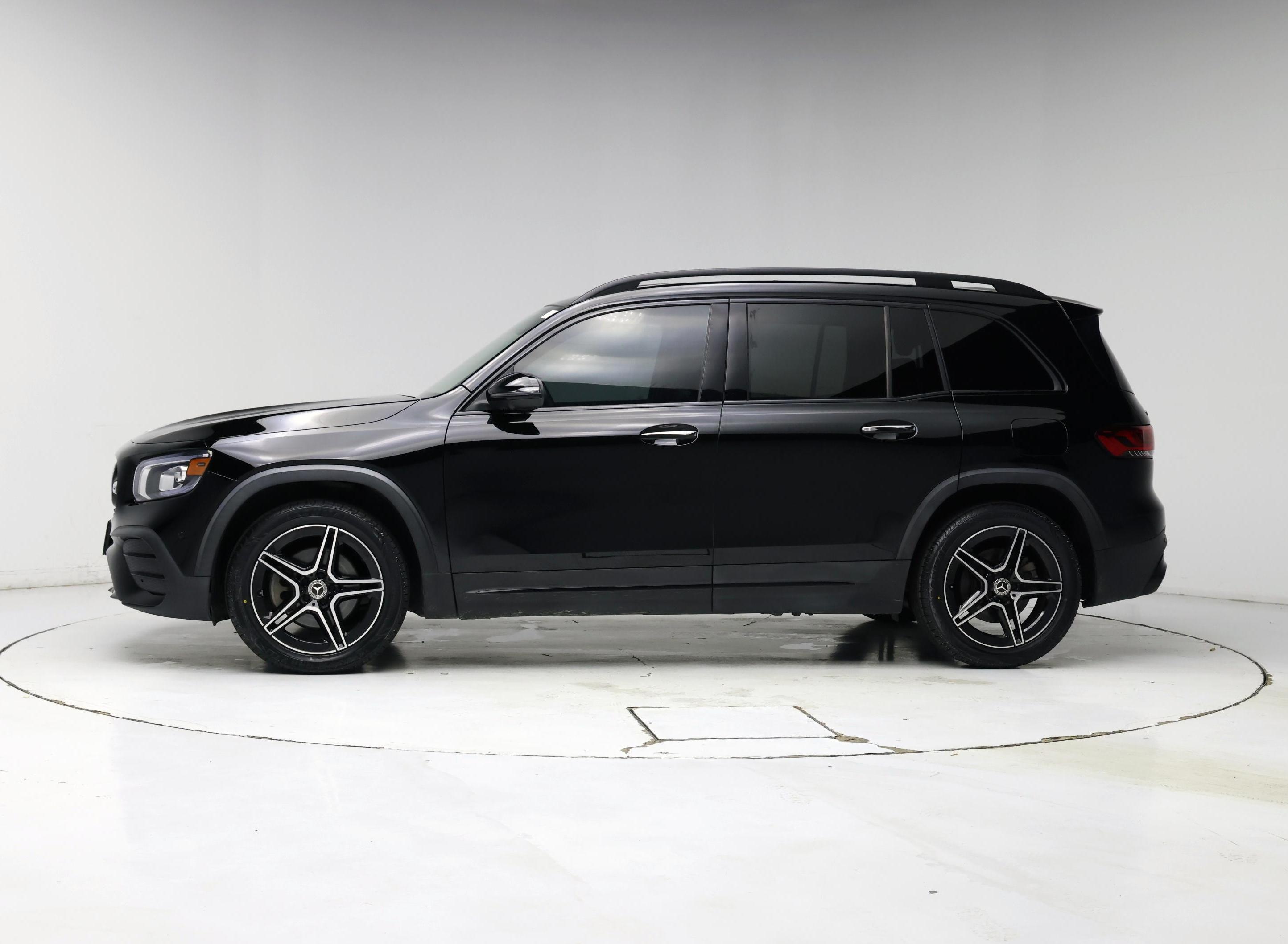 Thumbnail: 2022 Mercedes-Benz GLB - 3