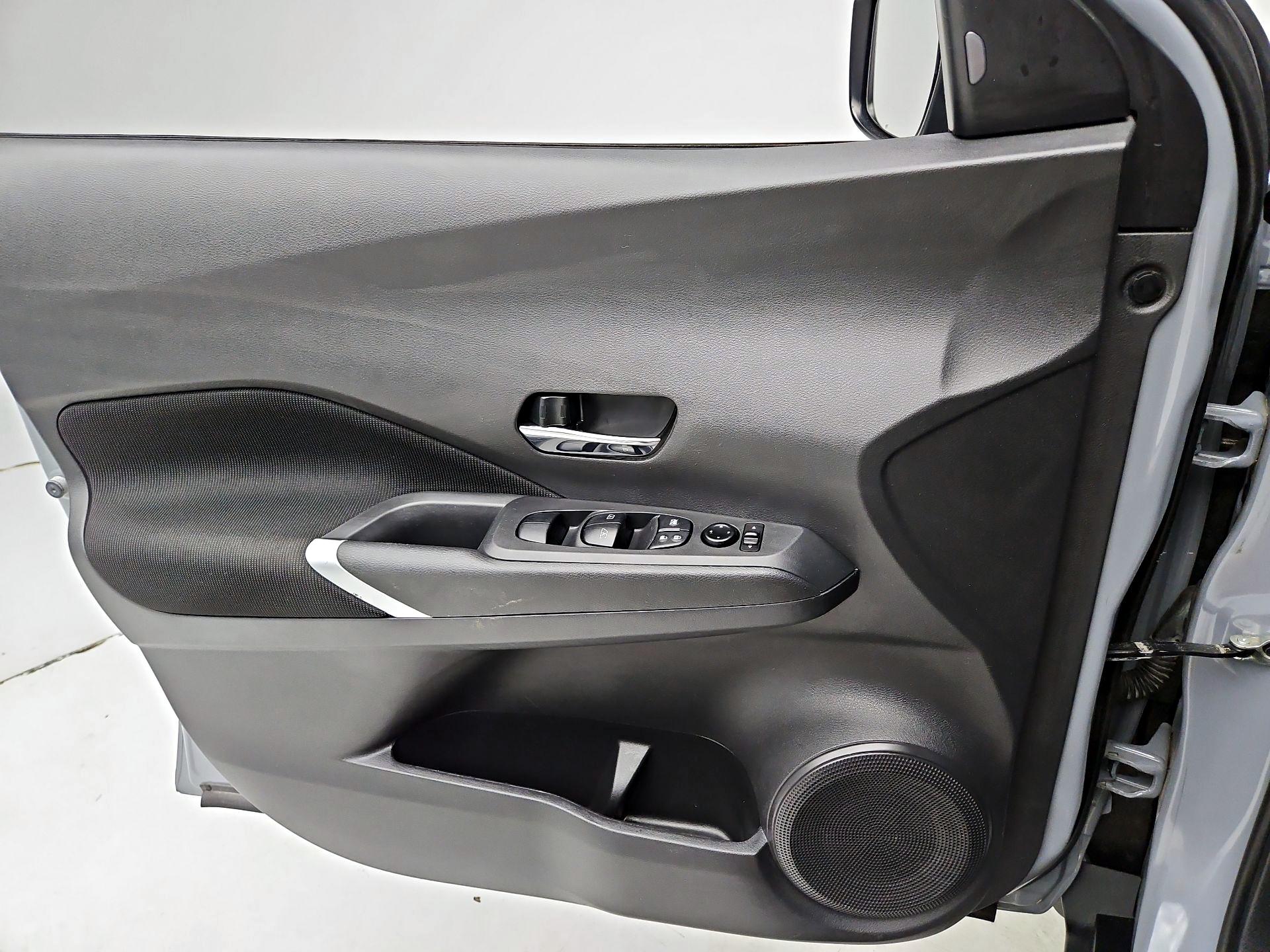 Thumbnail: 2021 Nissan Kicks - 12