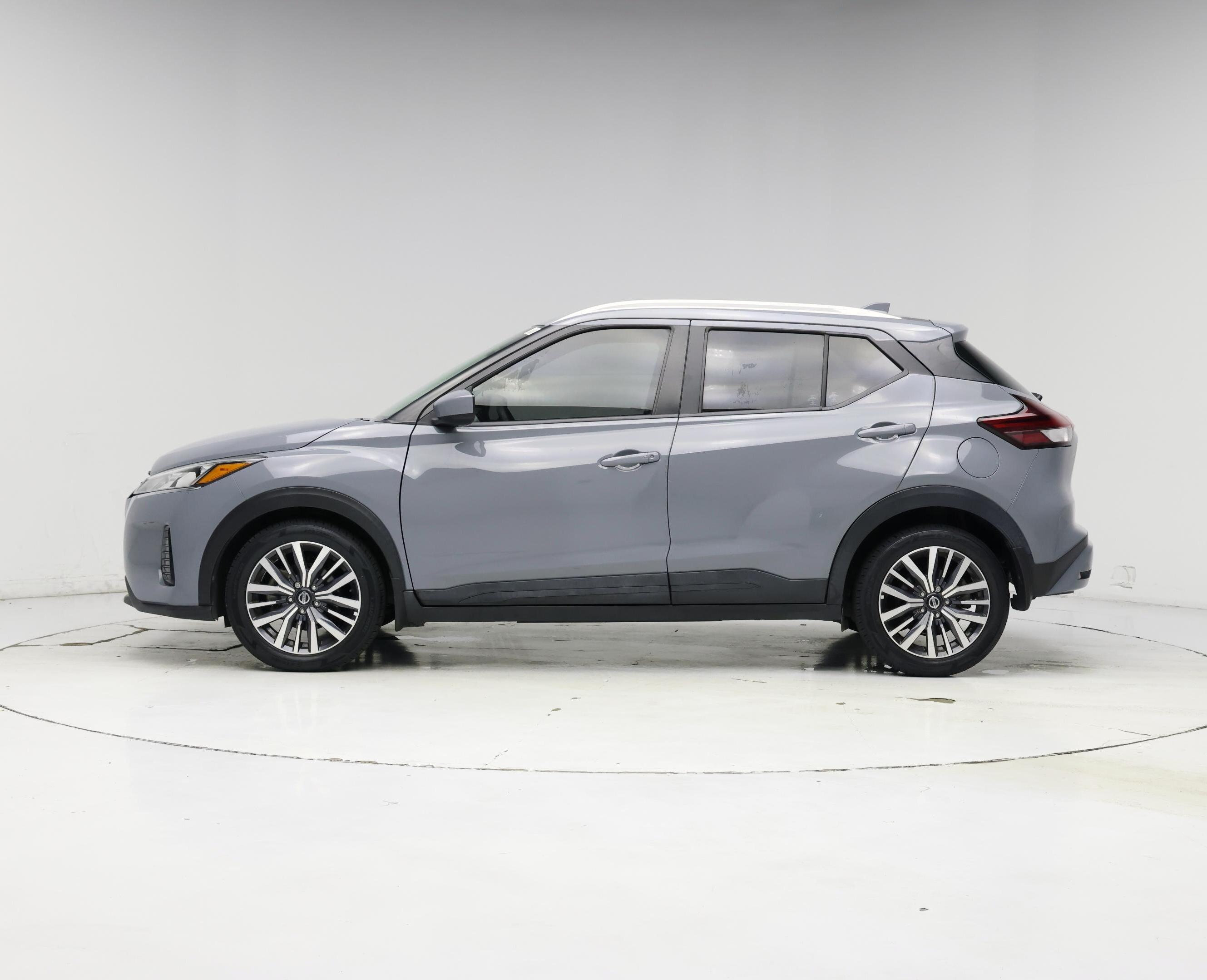 Thumbnail: 2021 Nissan Kicks - 3