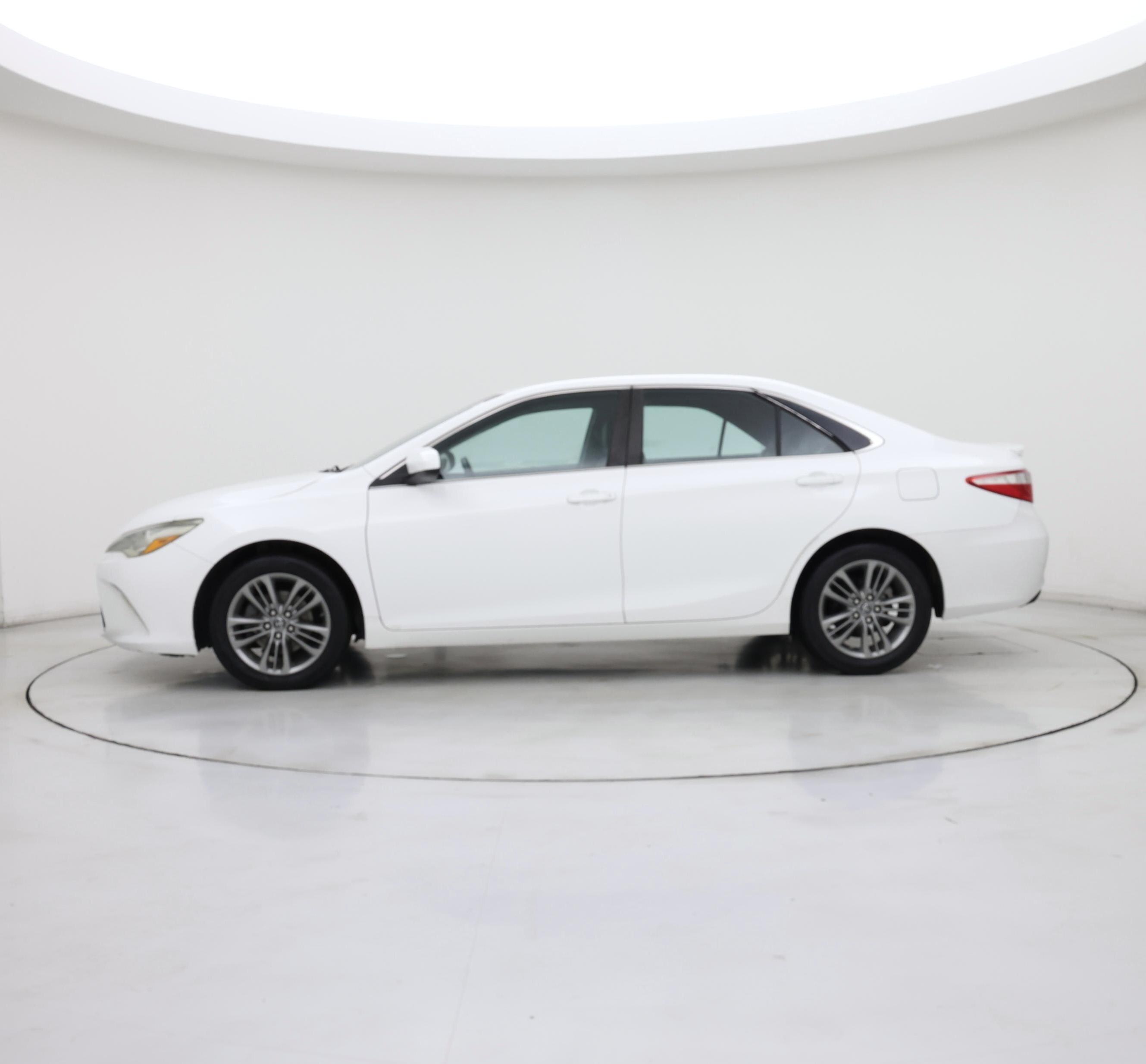 Thumbnail: 2016 Toyota Camry - 3