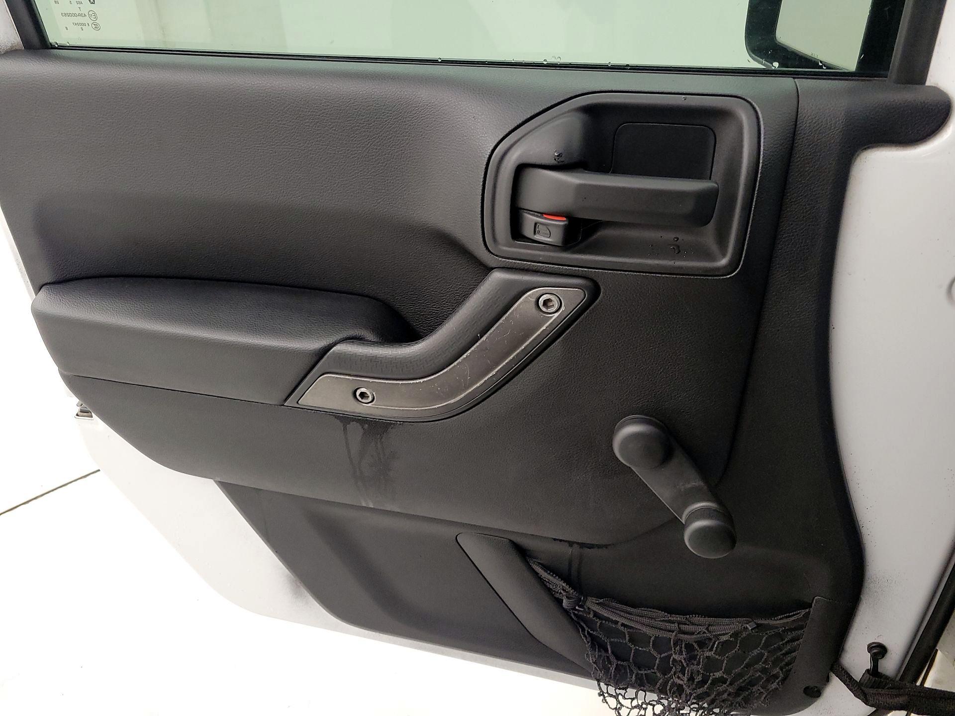 Thumbnail: 2016 Jeep Wrangler - 10