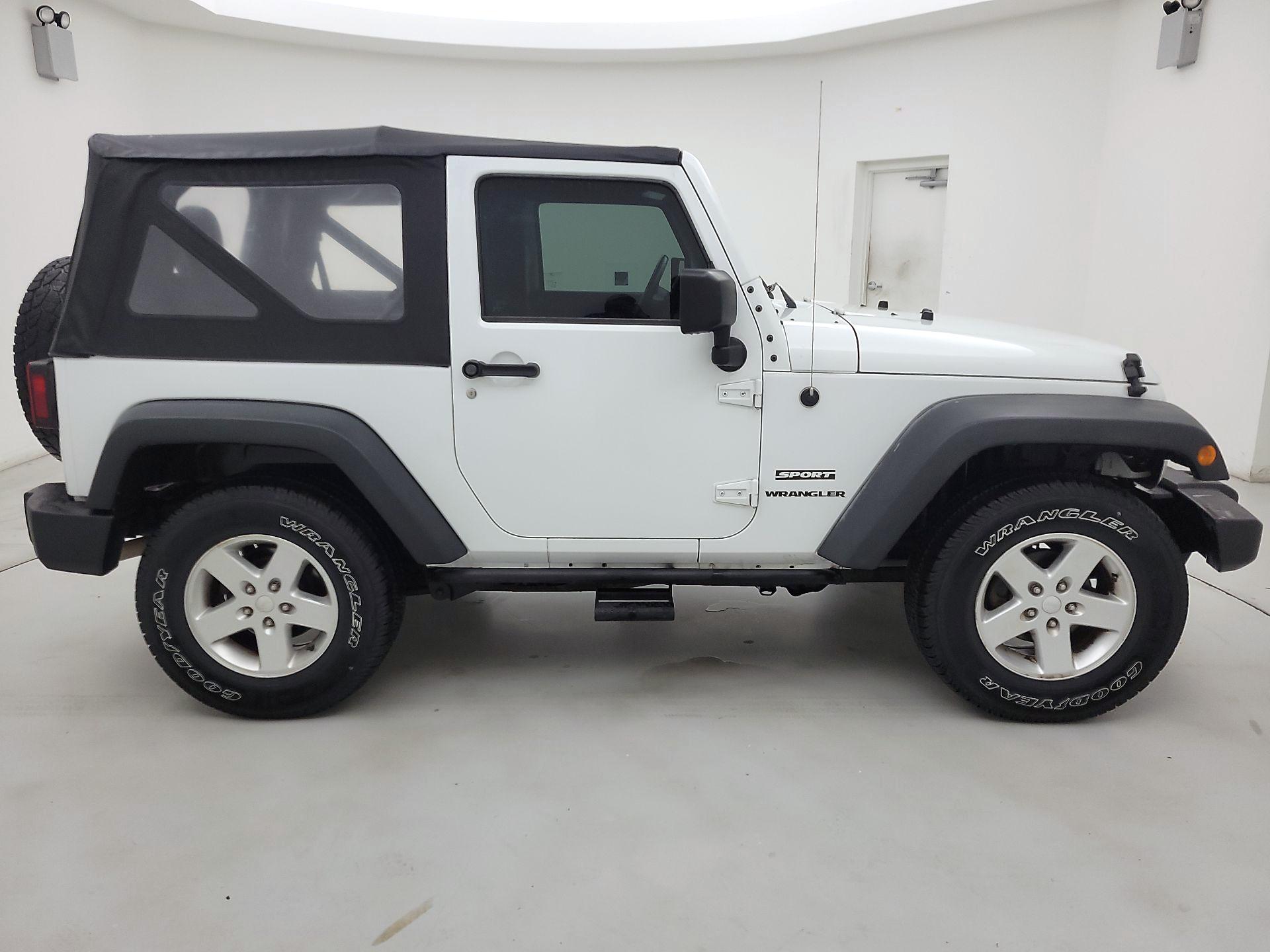 Thumbnail: 2016 Jeep Wrangler - 4