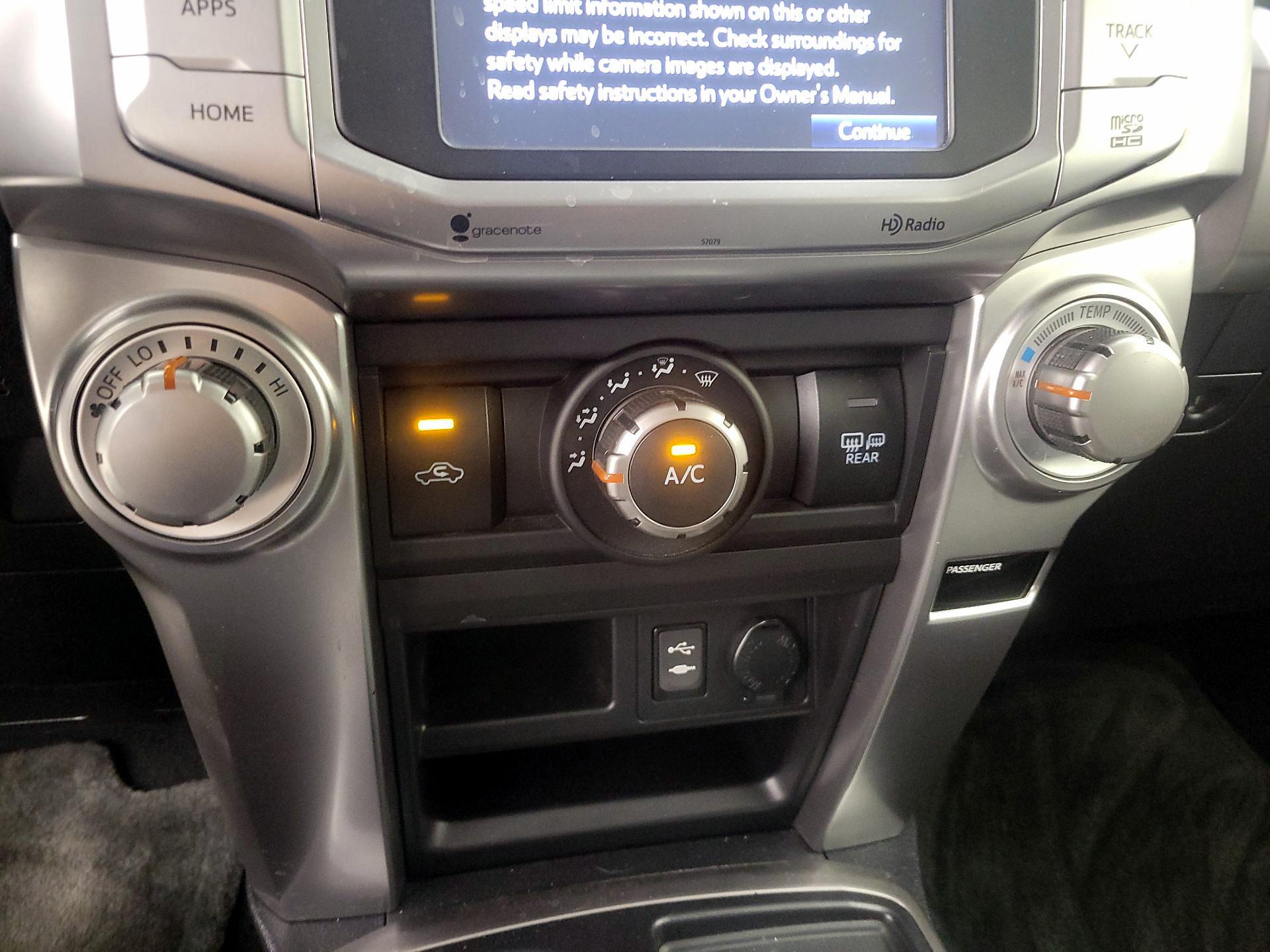 Thumbnail: 2015 Toyota 4Runner - 17