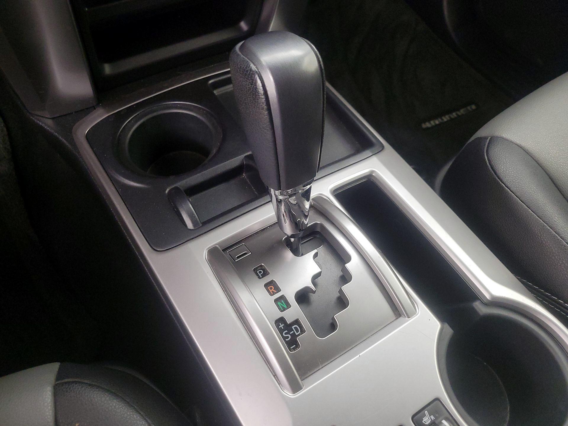 Thumbnail: 2015 Toyota 4Runner - 18