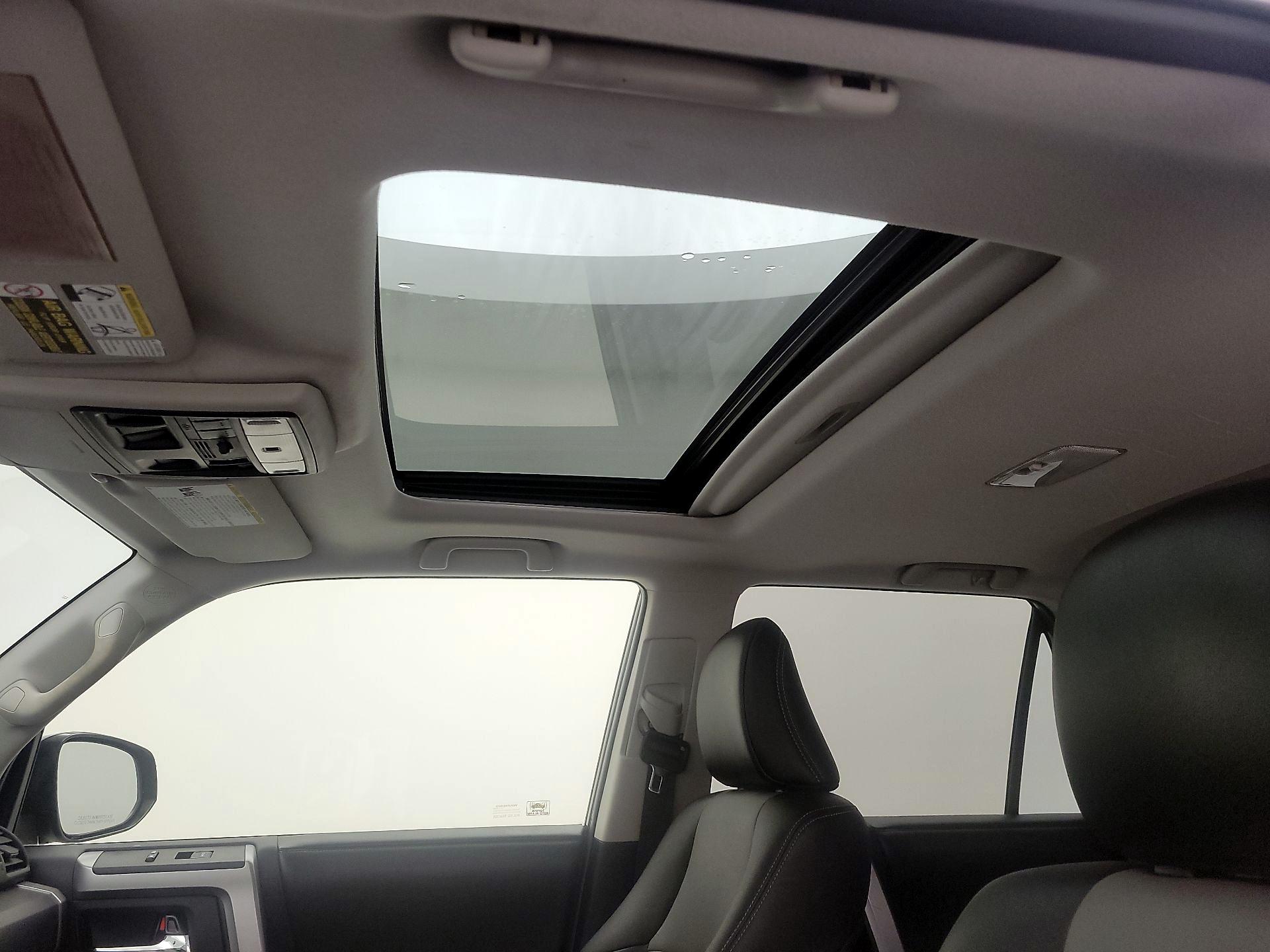 Thumbnail: 2015 Toyota 4Runner - 20