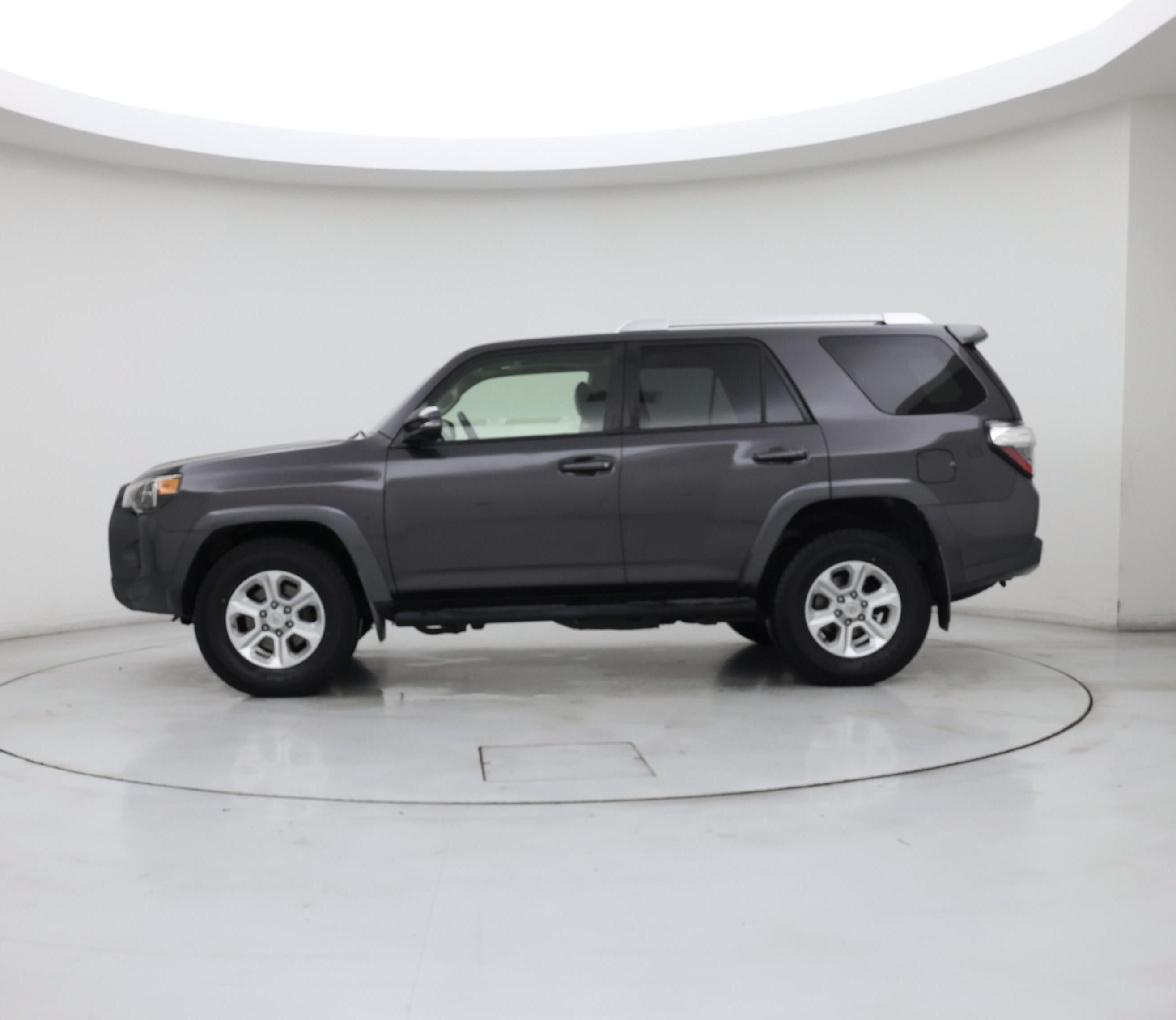 Thumbnail: 2015 Toyota 4Runner - 3