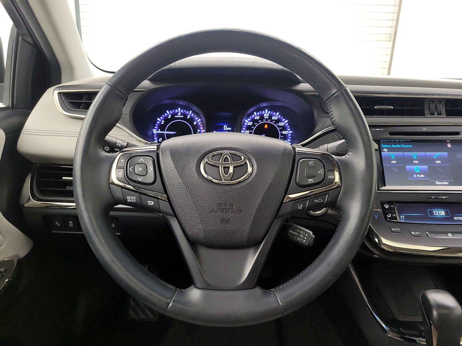 Thumbnail: 2016 Toyota Avalon - 10