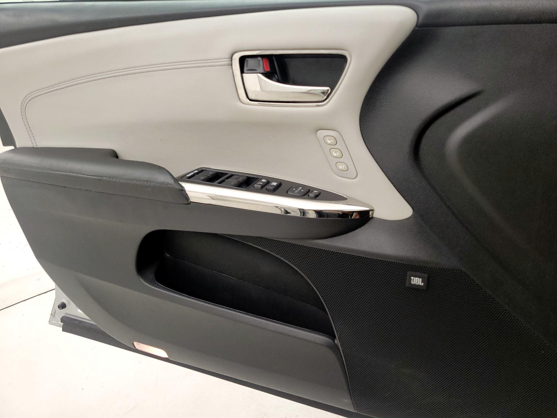 Thumbnail: 2016 Toyota Avalon - 12