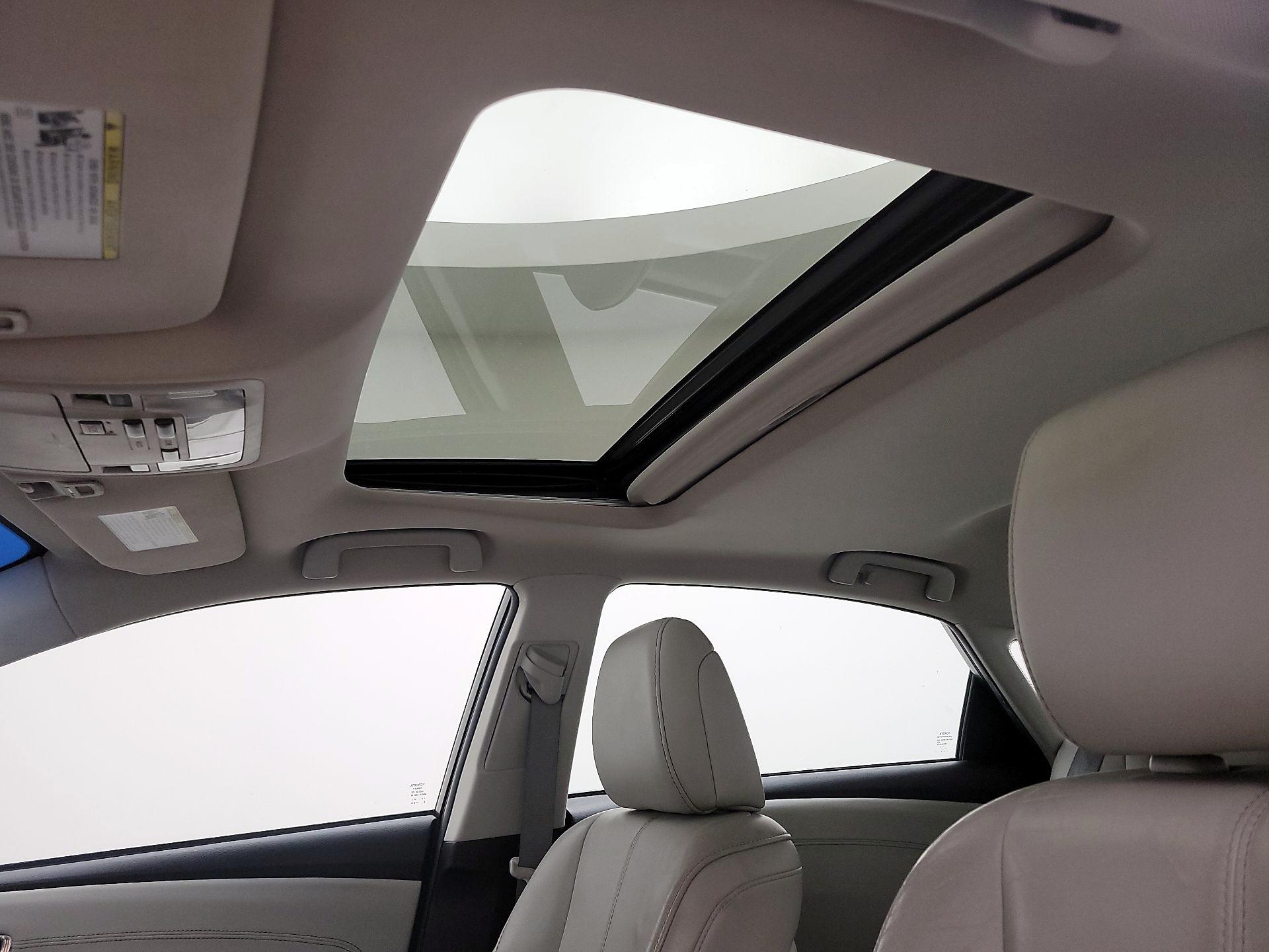 Thumbnail: 2016 Toyota Avalon - 18