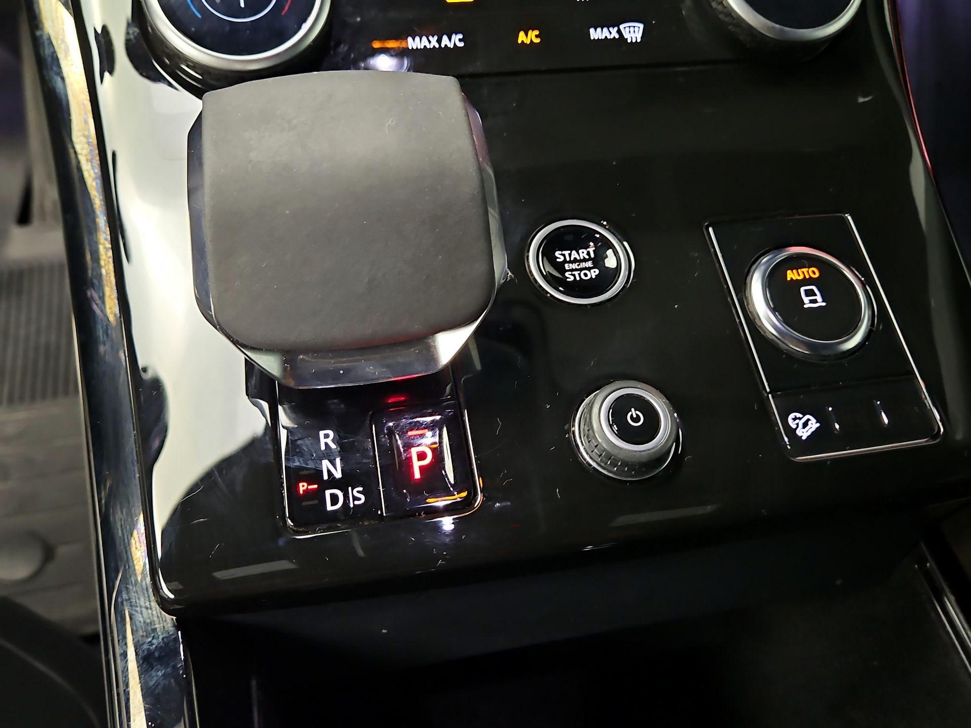 Thumbnail: 2023 Land Rover Range Rover Sport - 18