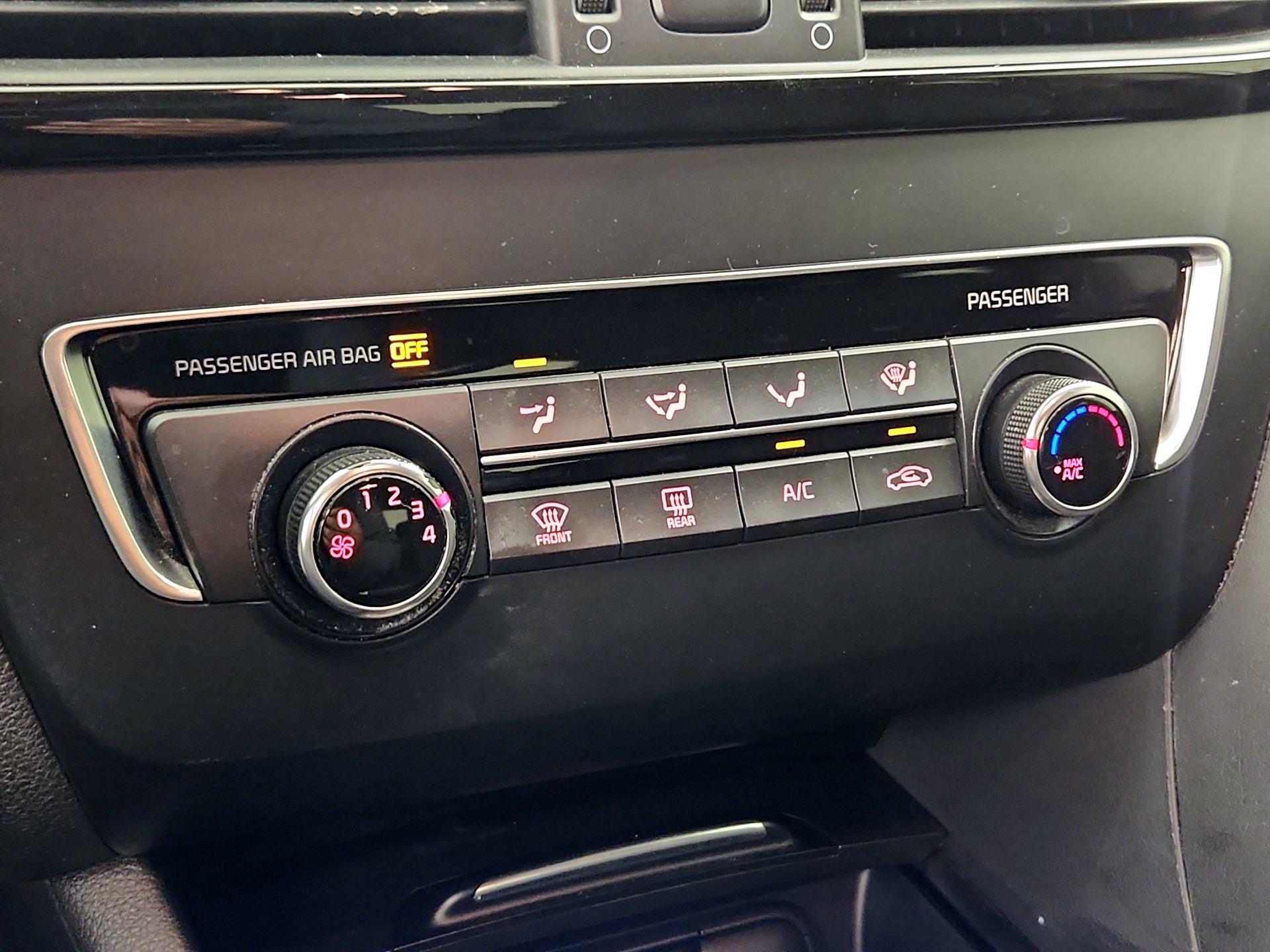 Thumbnail: 2017 Kia Optima - 16