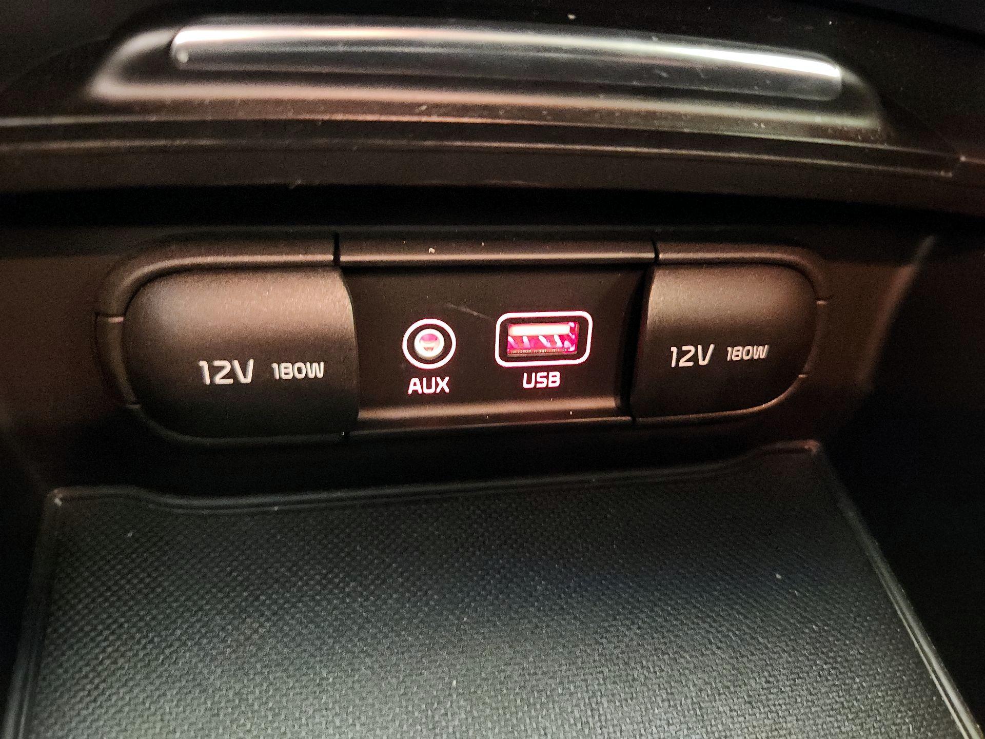 Thumbnail: 2017 Kia Optima - 18