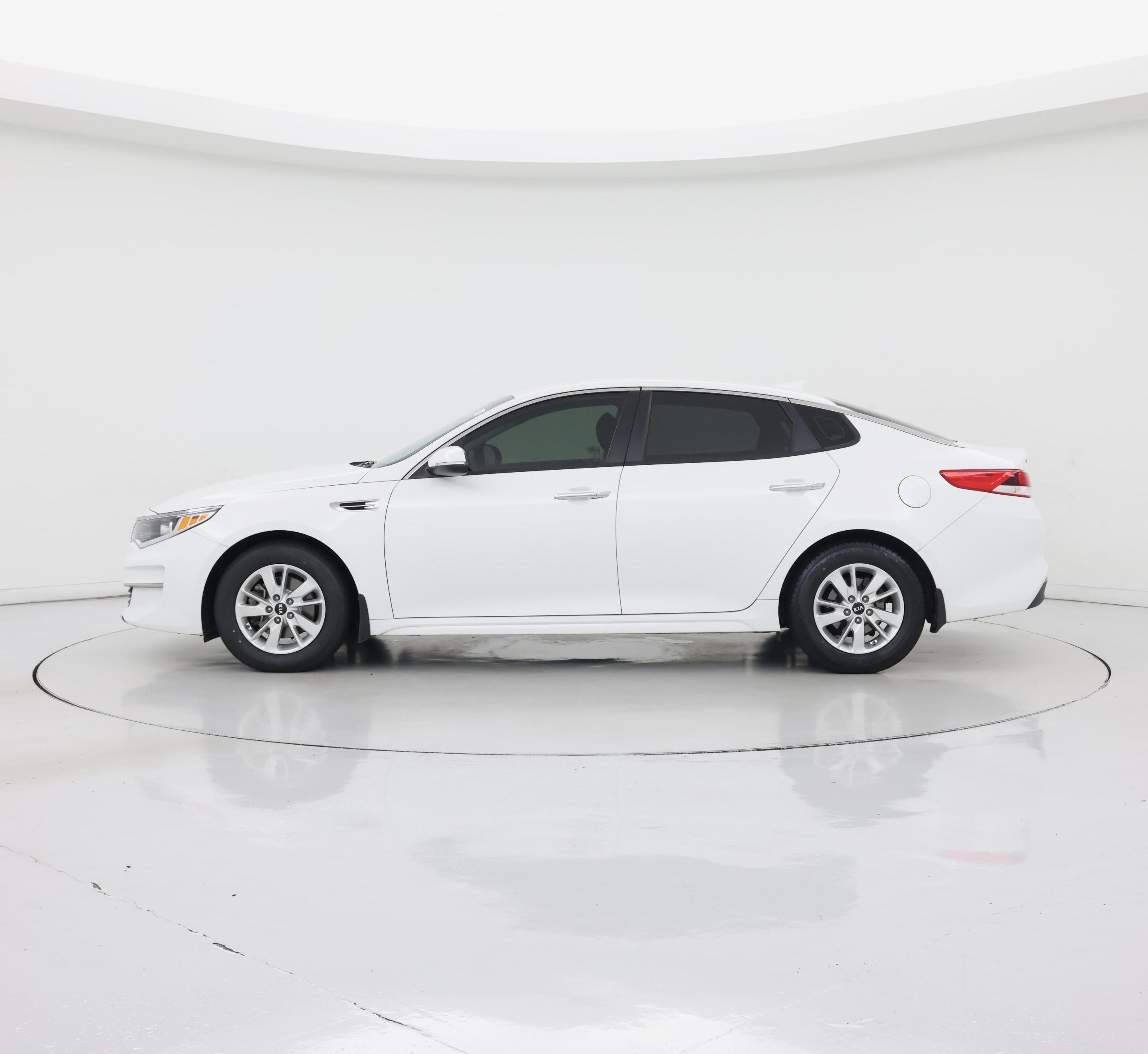 Thumbnail: 2017 Kia Optima - 3